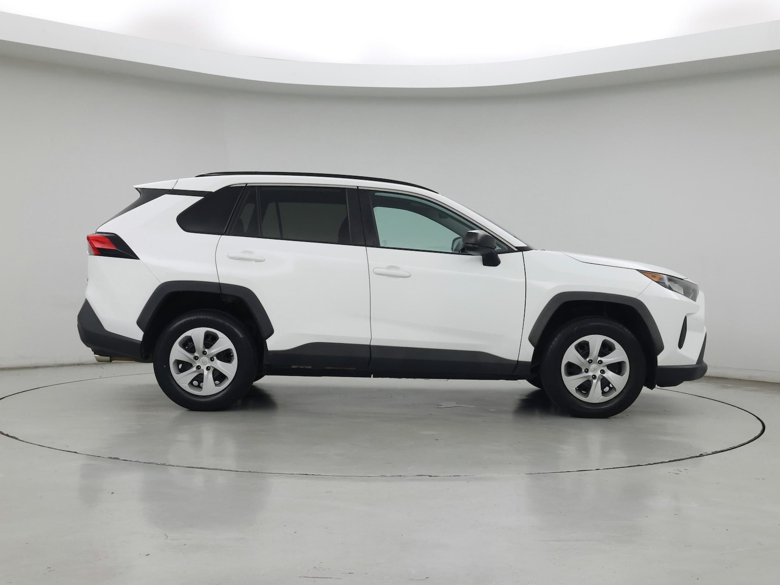 2021 Toyota RAV4 LE - Photo 8