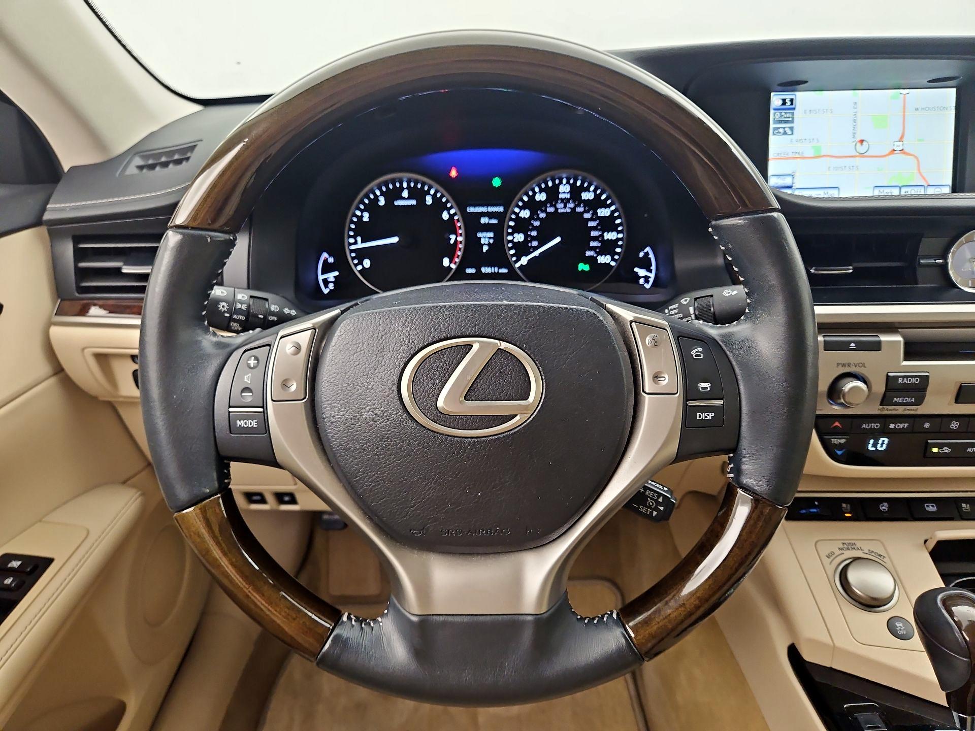 Thumbnail: 2014 Lexus ES - 10