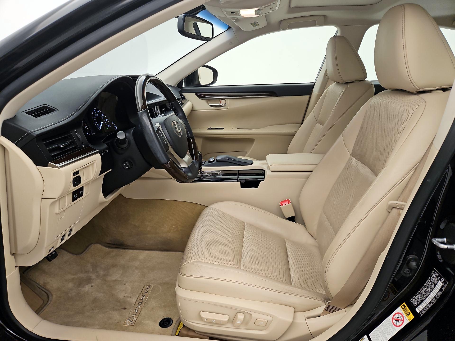 Thumbnail: 2014 Lexus ES - 11