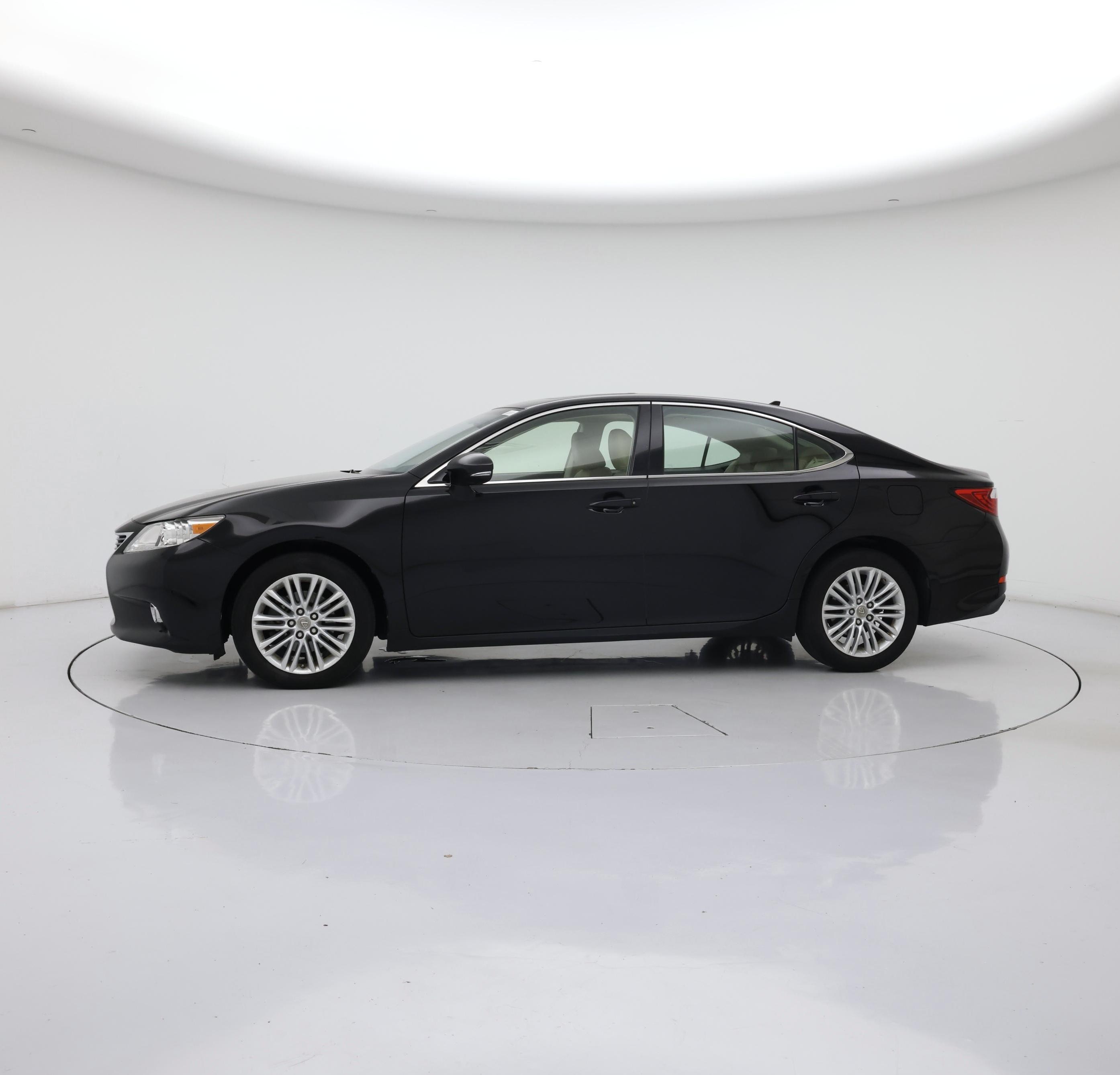 Thumbnail: 2014 Lexus ES - 3