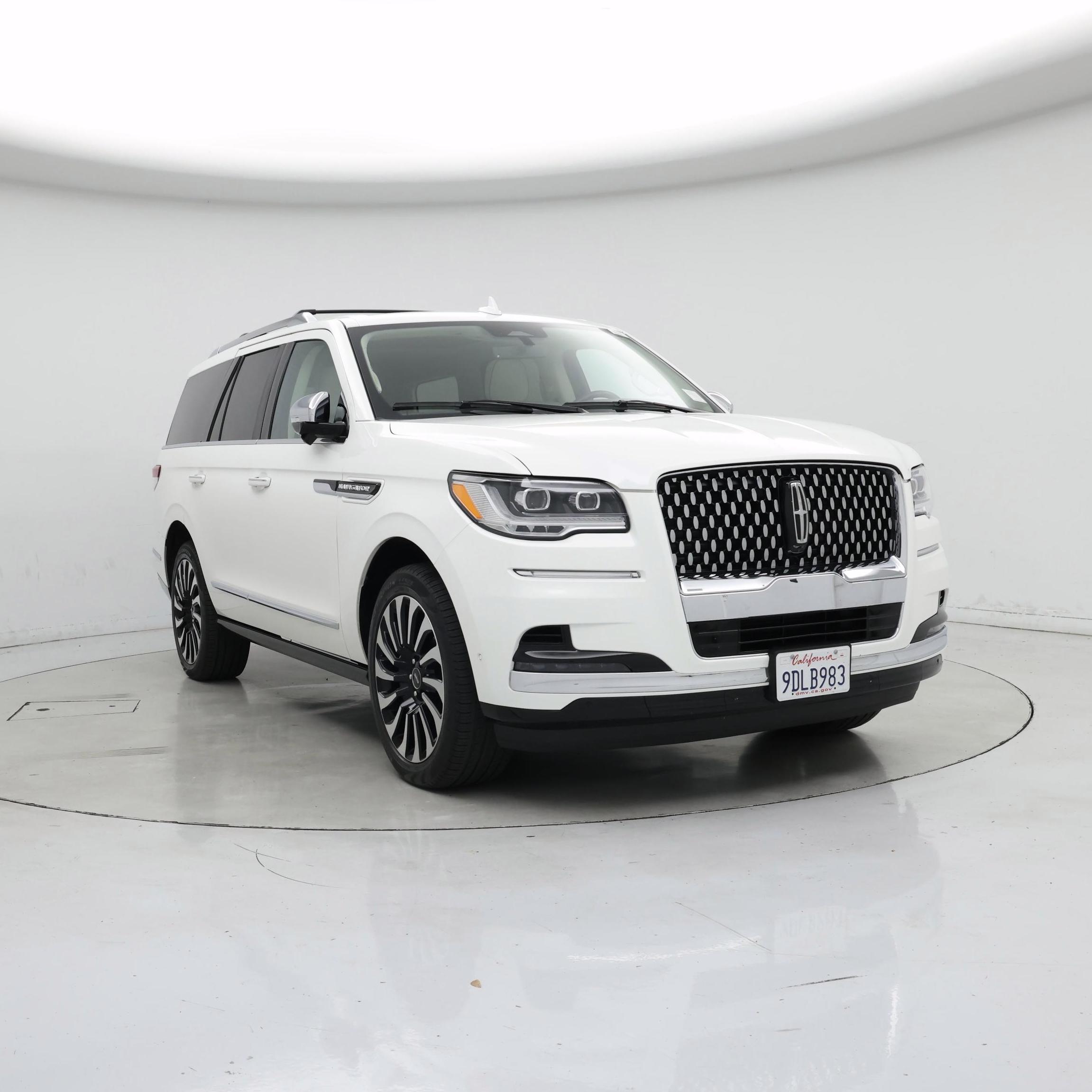 White 2022 Lincoln Navigator SUV / Crossover Four-Wheel Drive Automatic