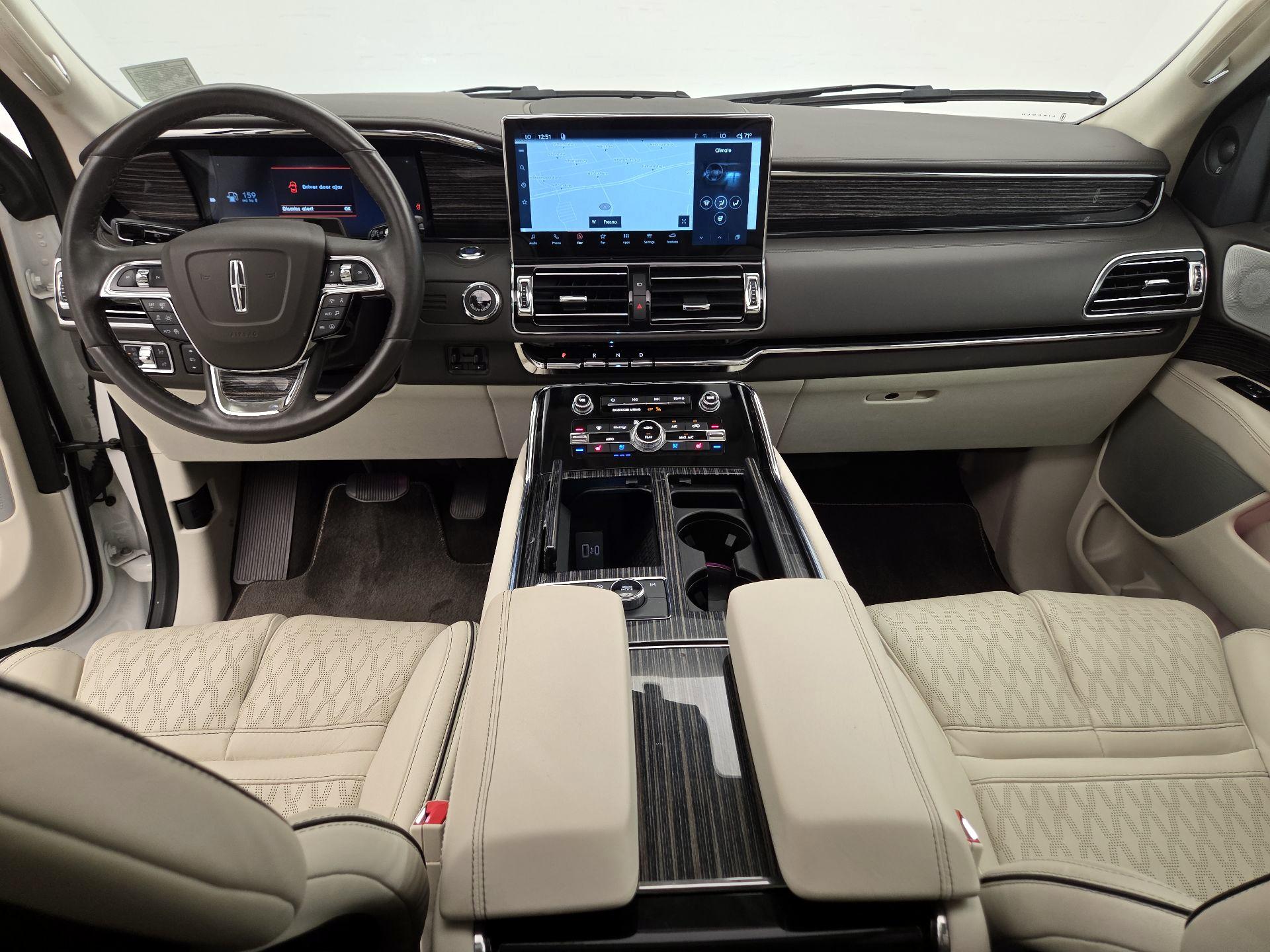 Thumbnail: 2022 Lincoln Navigator - 9
