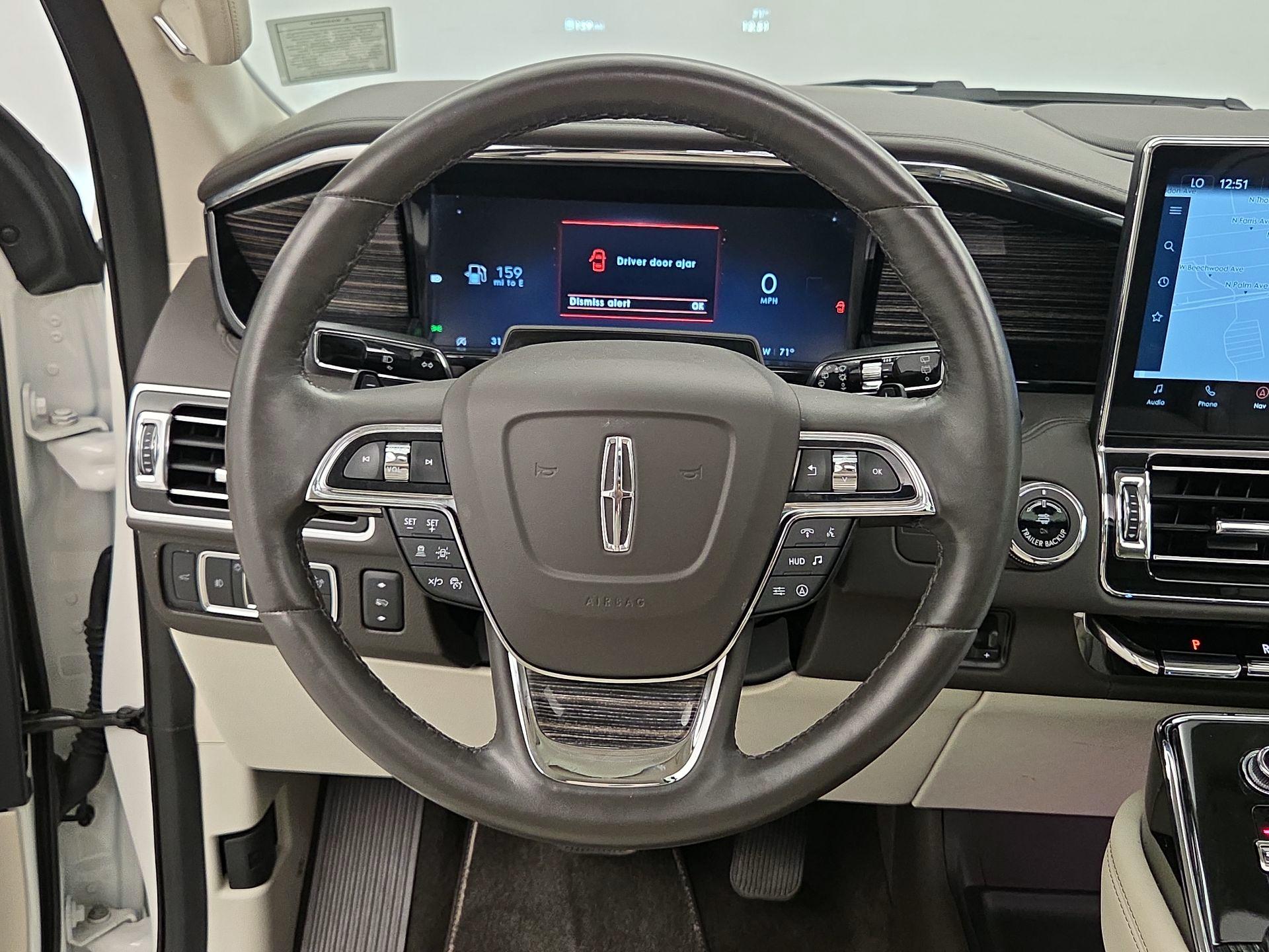 Thumbnail: 2022 Lincoln Navigator - 10