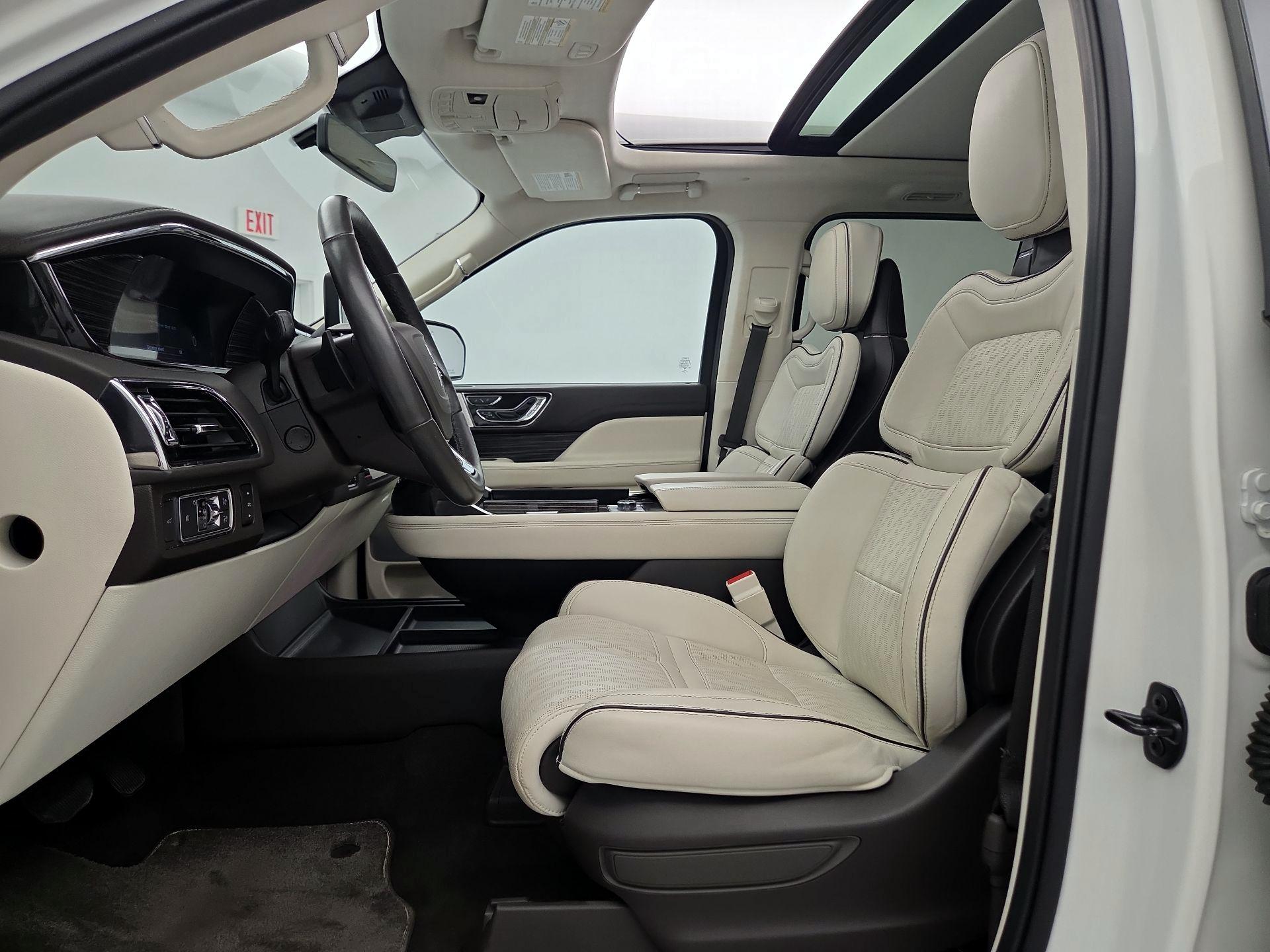 Thumbnail: 2022 Lincoln Navigator - 11