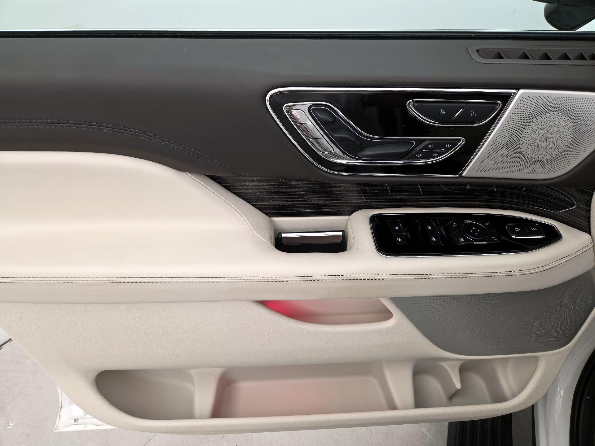 Thumbnail: 2022 Lincoln Navigator - 12