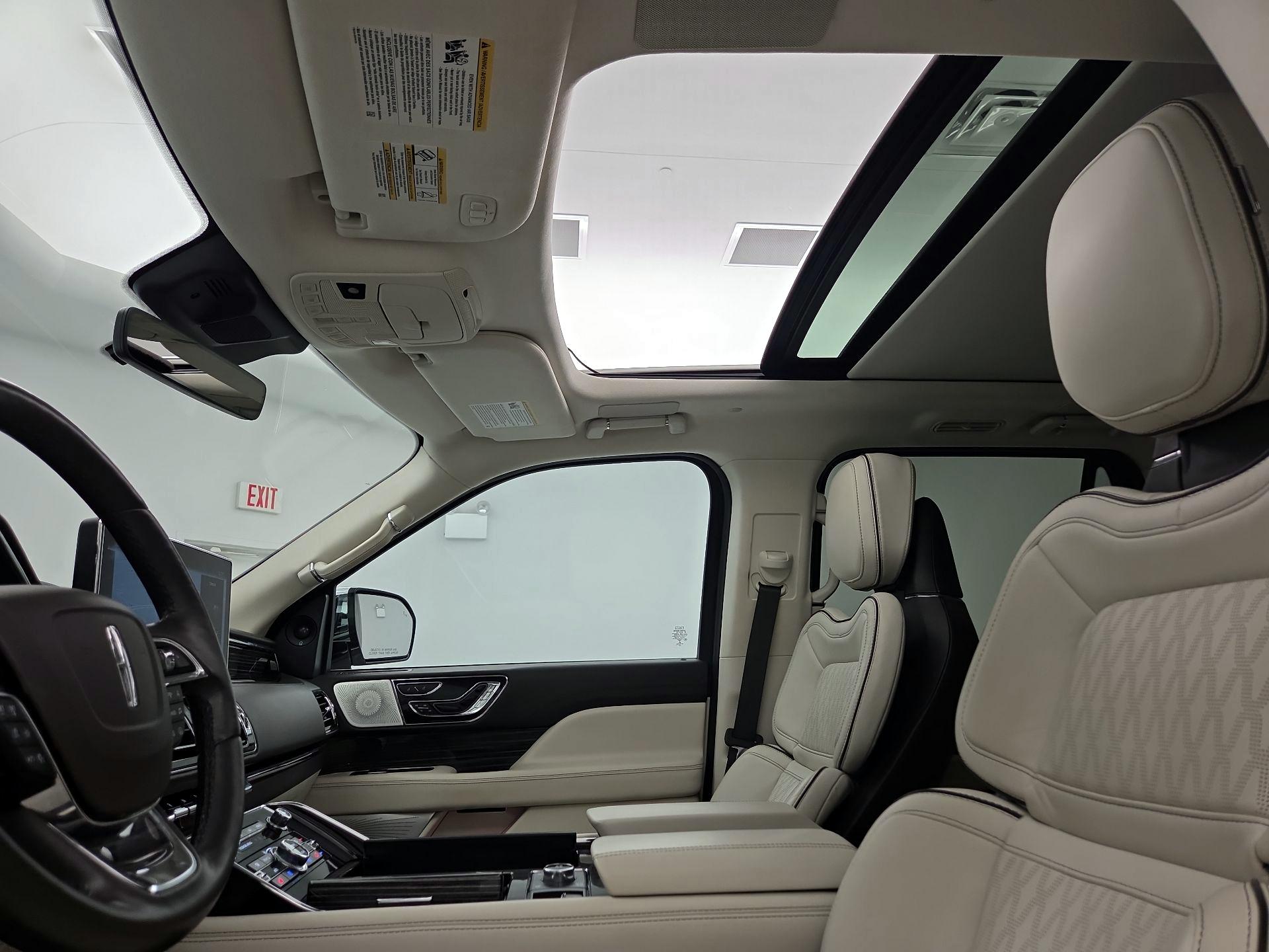 Thumbnail: 2022 Lincoln Navigator - 20