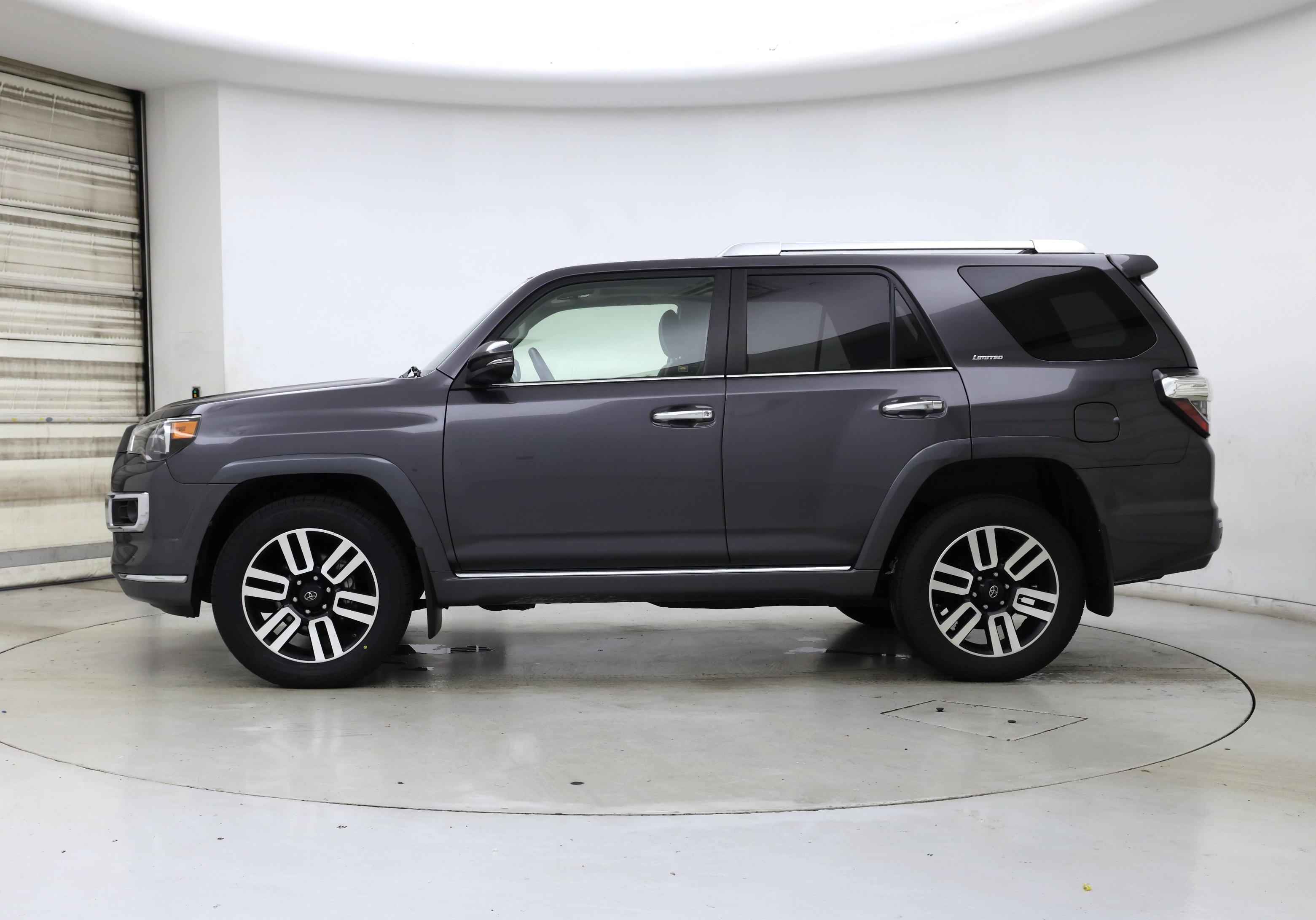 Thumbnail: 2019 Toyota 4Runner - 3