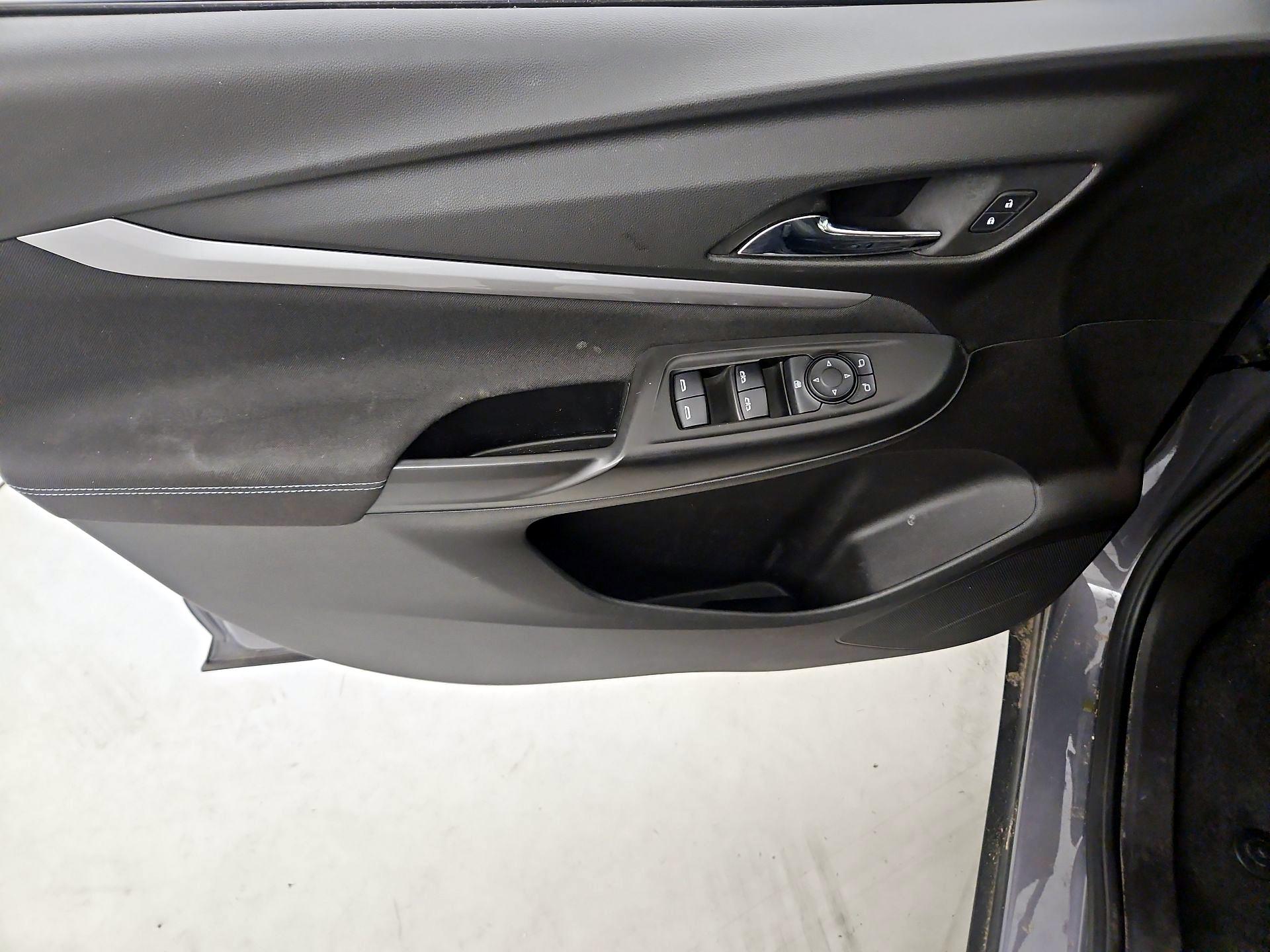 Thumbnail: 2022 Chevrolet Bolt EUV - 12