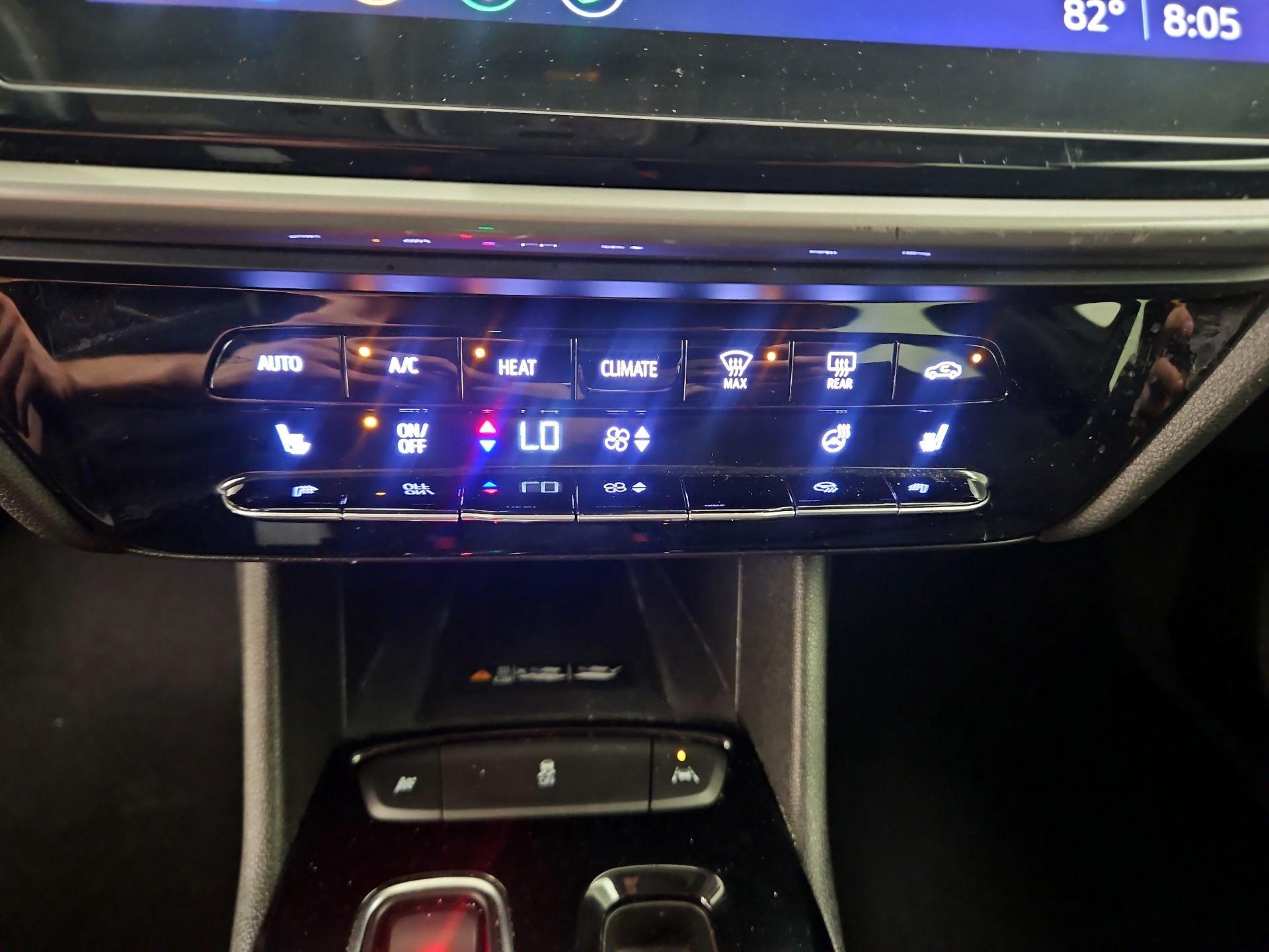 Thumbnail: 2022 Chevrolet Bolt EUV - 17