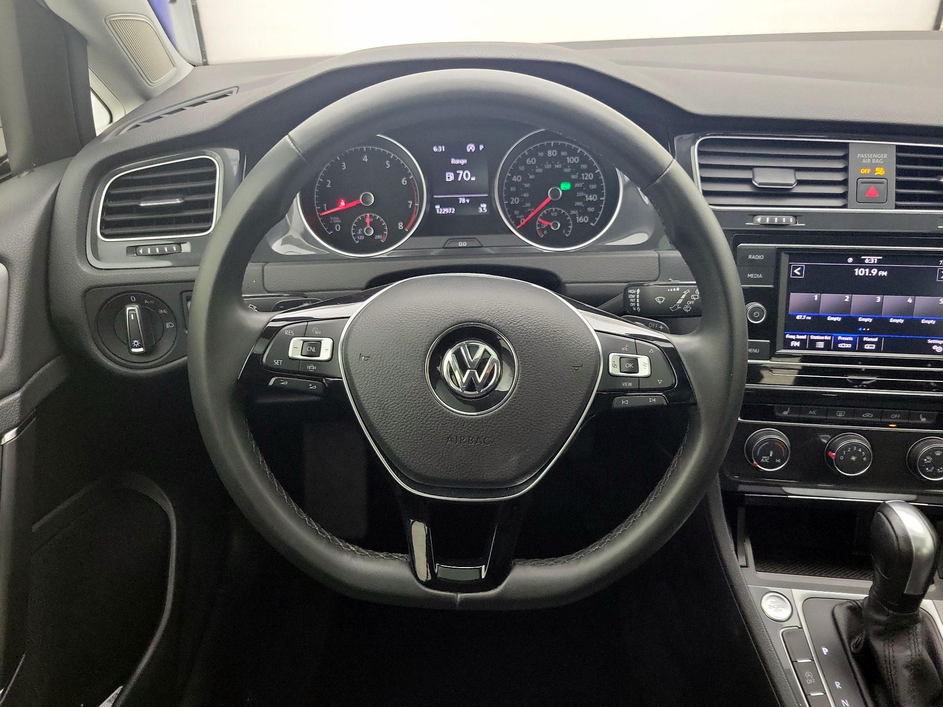 Thumbnail: 2021 Volkswagen Golf - 10