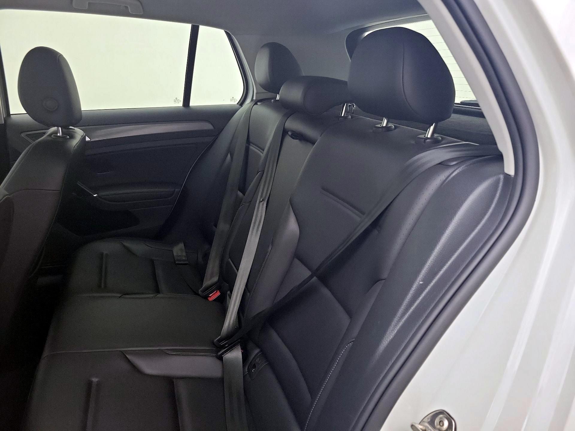 Thumbnail: 2021 Volkswagen Golf - 20