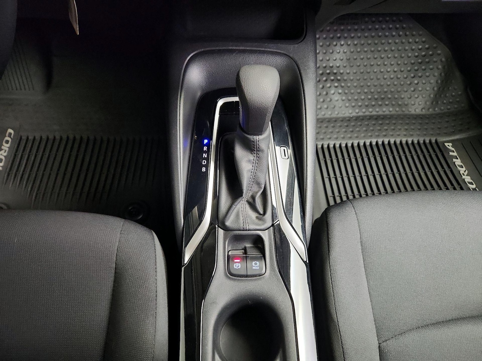 2021 Toyota Corolla LE - Photo 18