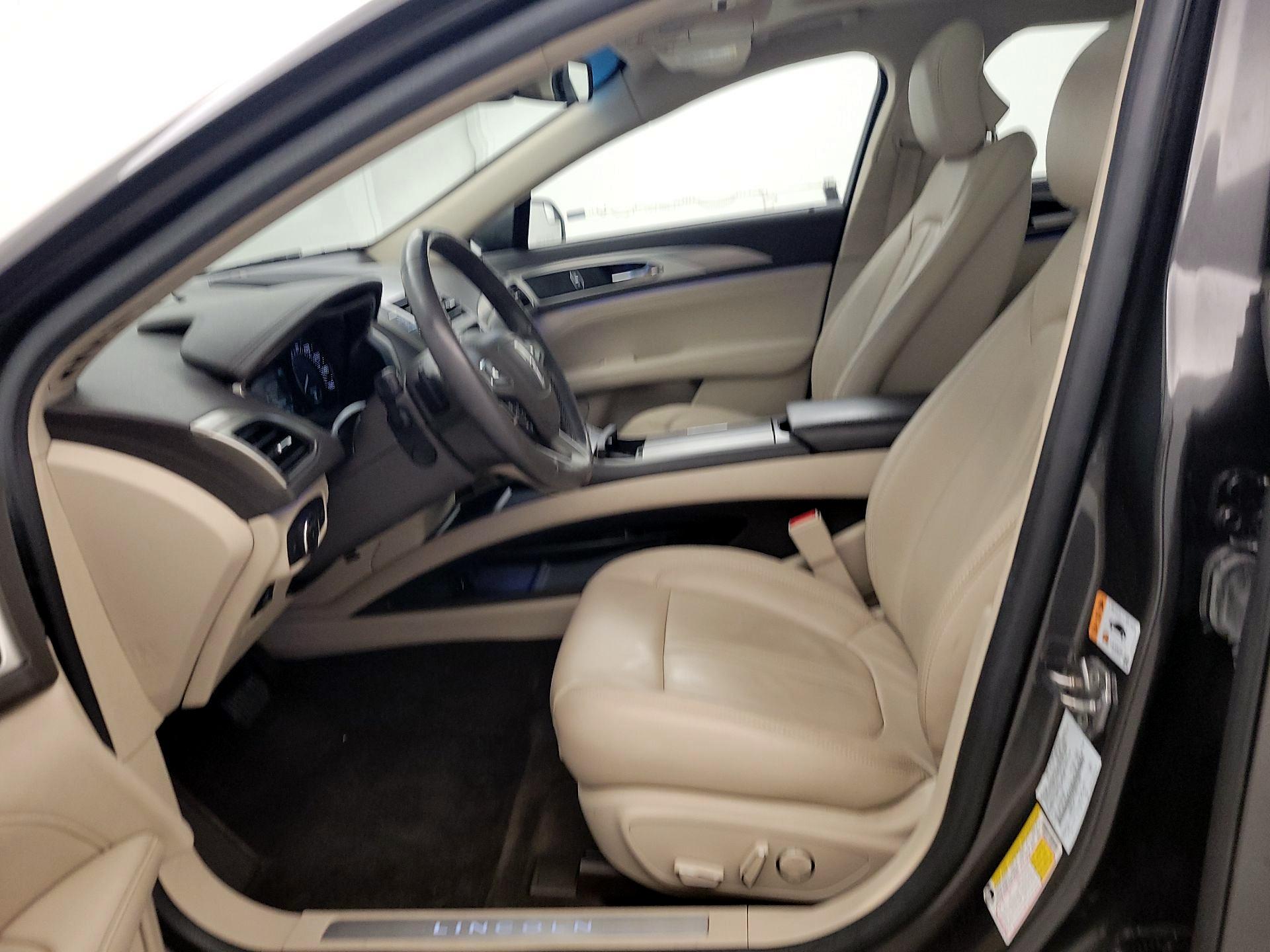 Thumbnail: 2017 Lincoln MKZ - 9