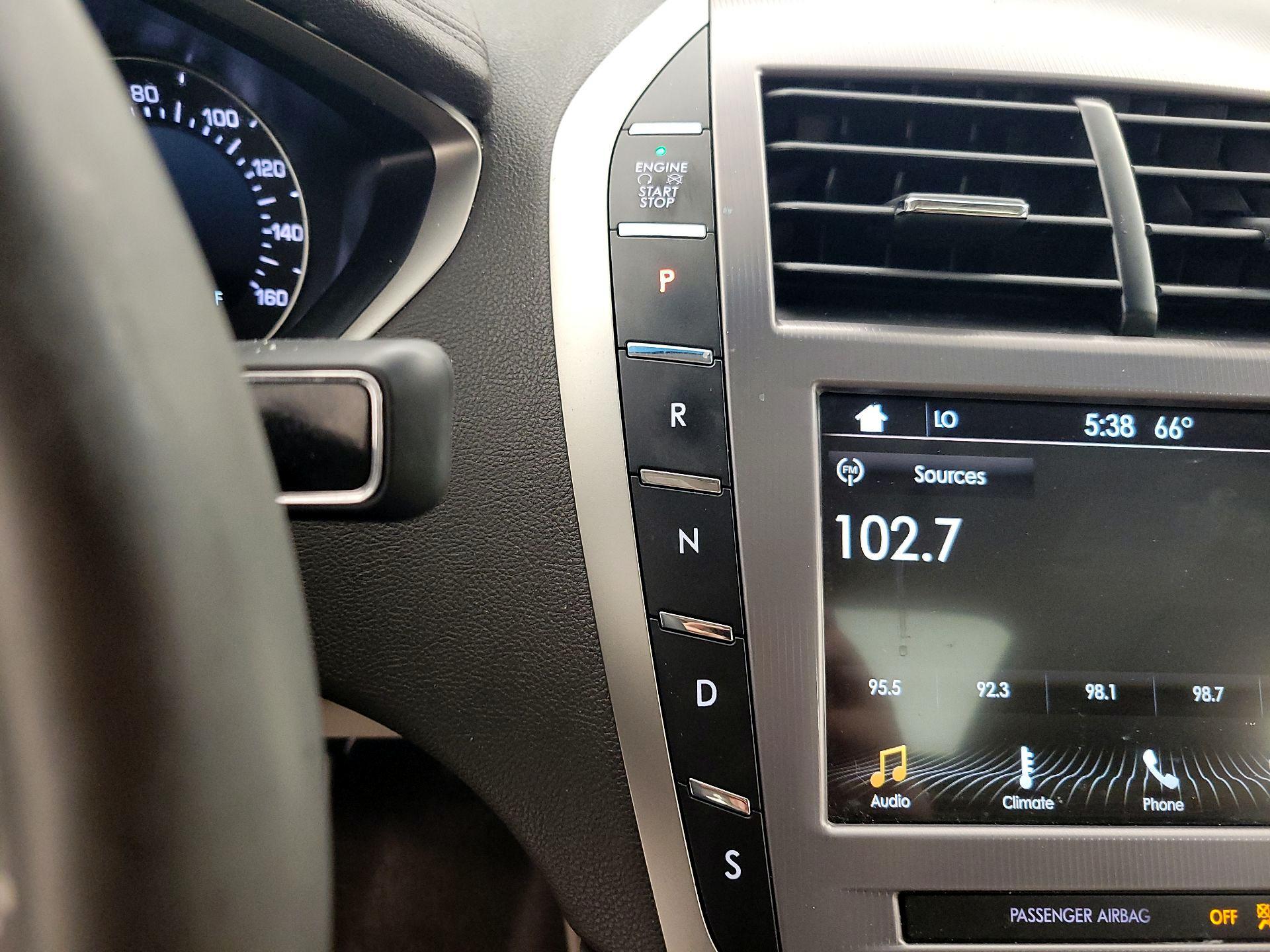 Thumbnail: 2017 Lincoln MKZ - 15