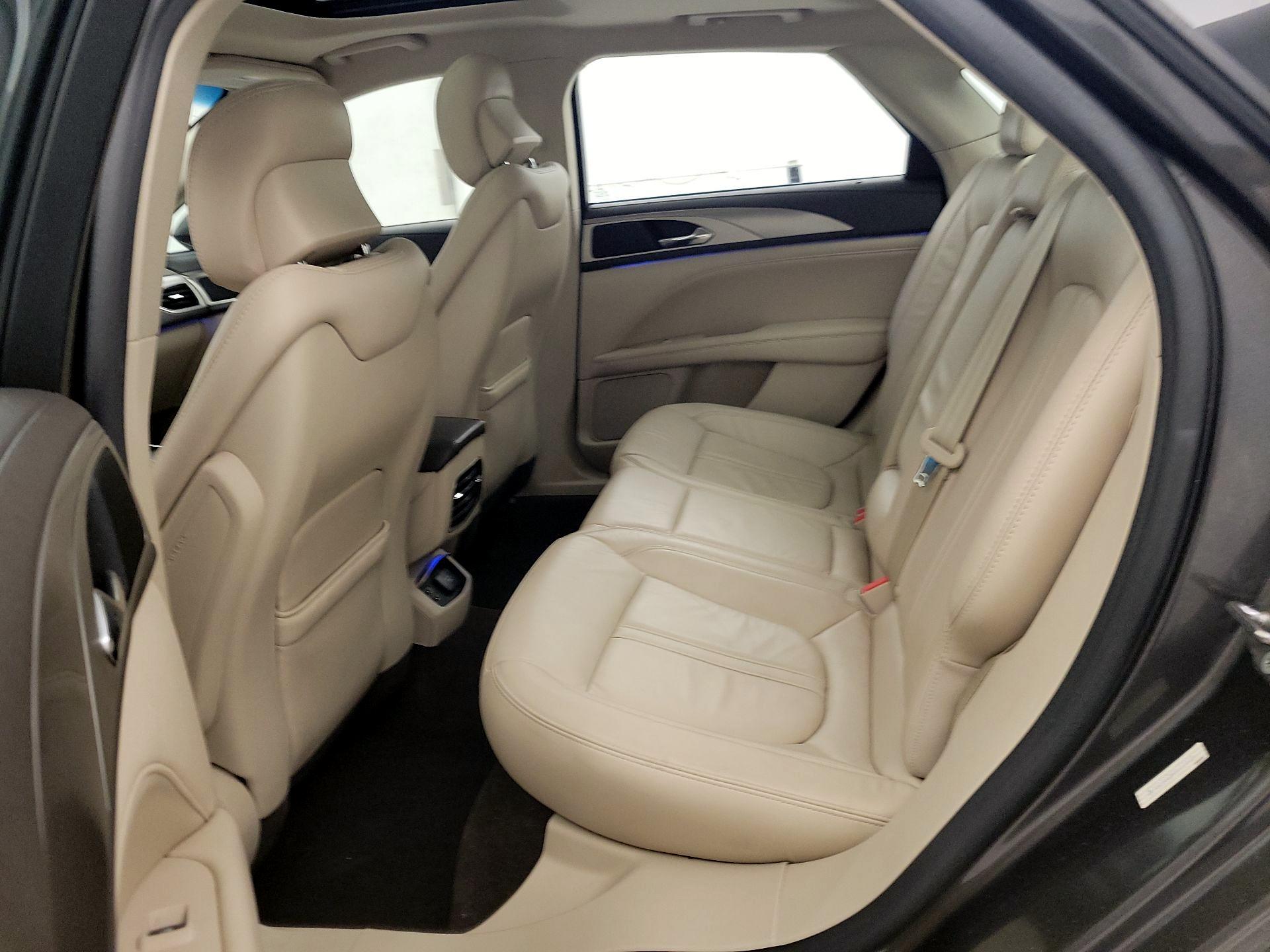 Thumbnail: 2017 Lincoln MKZ - 18