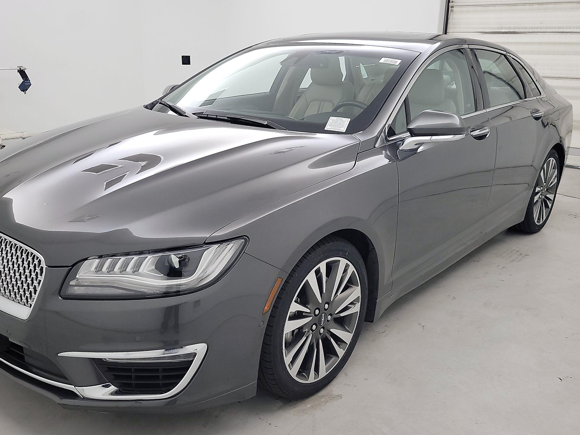 Thumbnail: 2017 Lincoln MKZ - 3