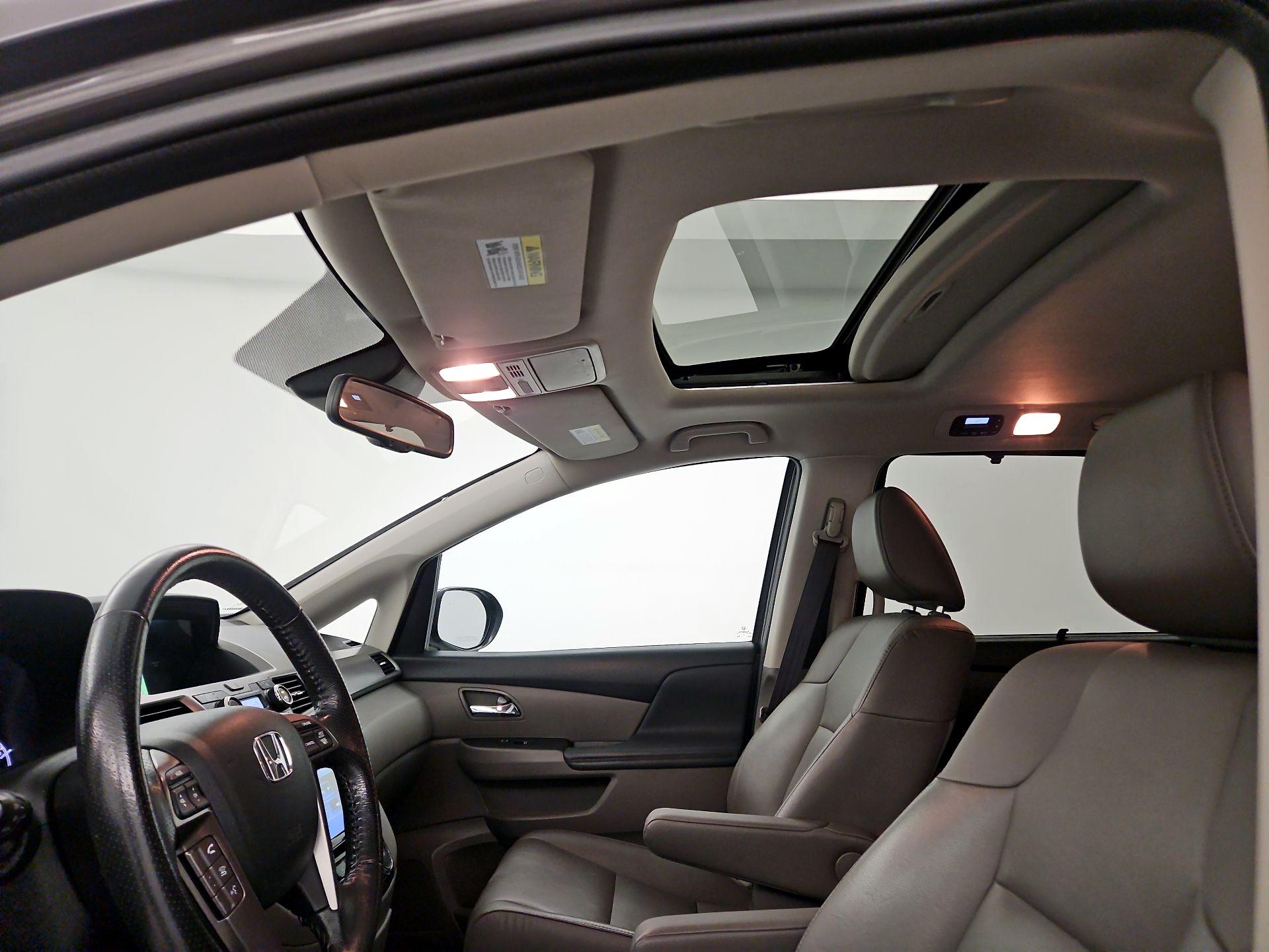 Thumbnail: 2015 Honda Odyssey - 18