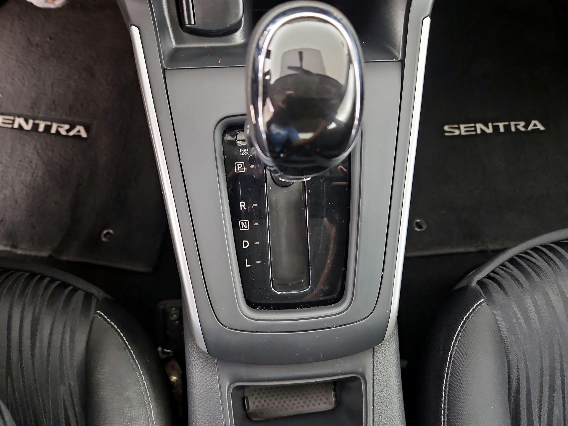 Thumbnail: 2017 Nissan Sentra - 15
