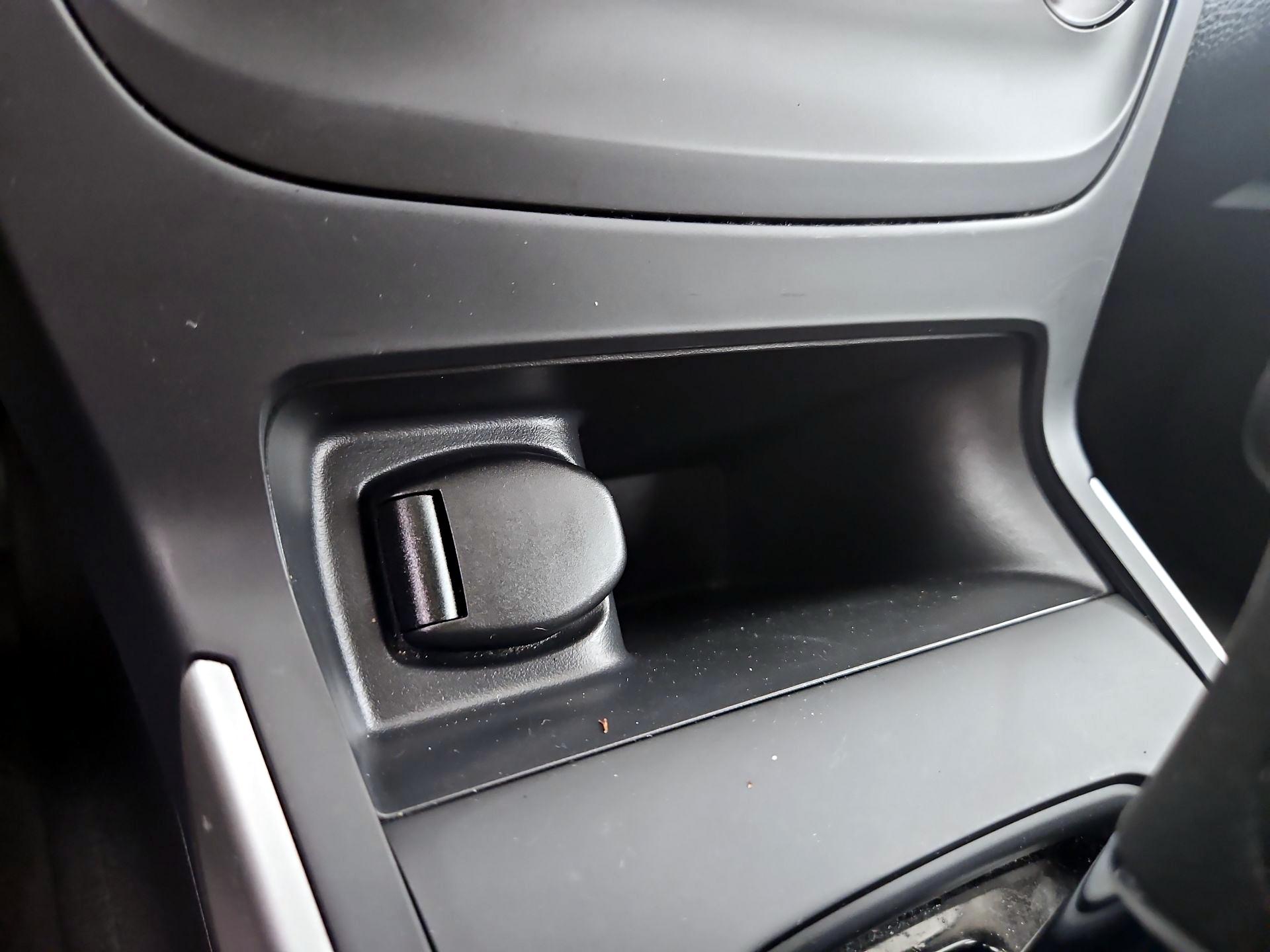Thumbnail: 2017 Nissan Sentra - 16
