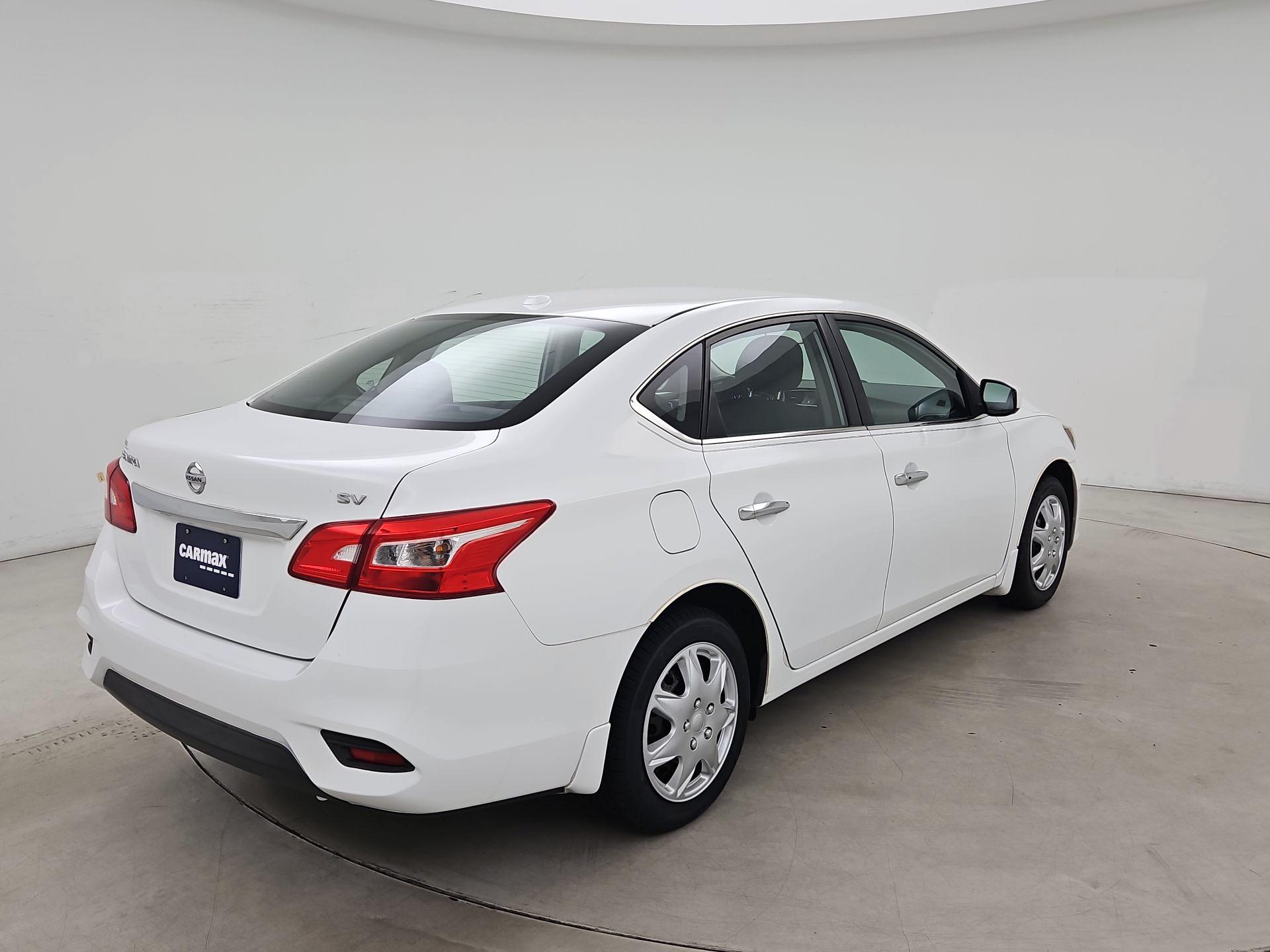 Thumbnail: 2017 Nissan Sentra - 5