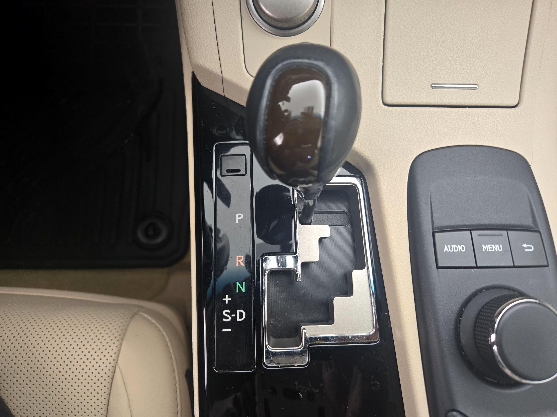 Thumbnail: 2014 Lexus ES - 17