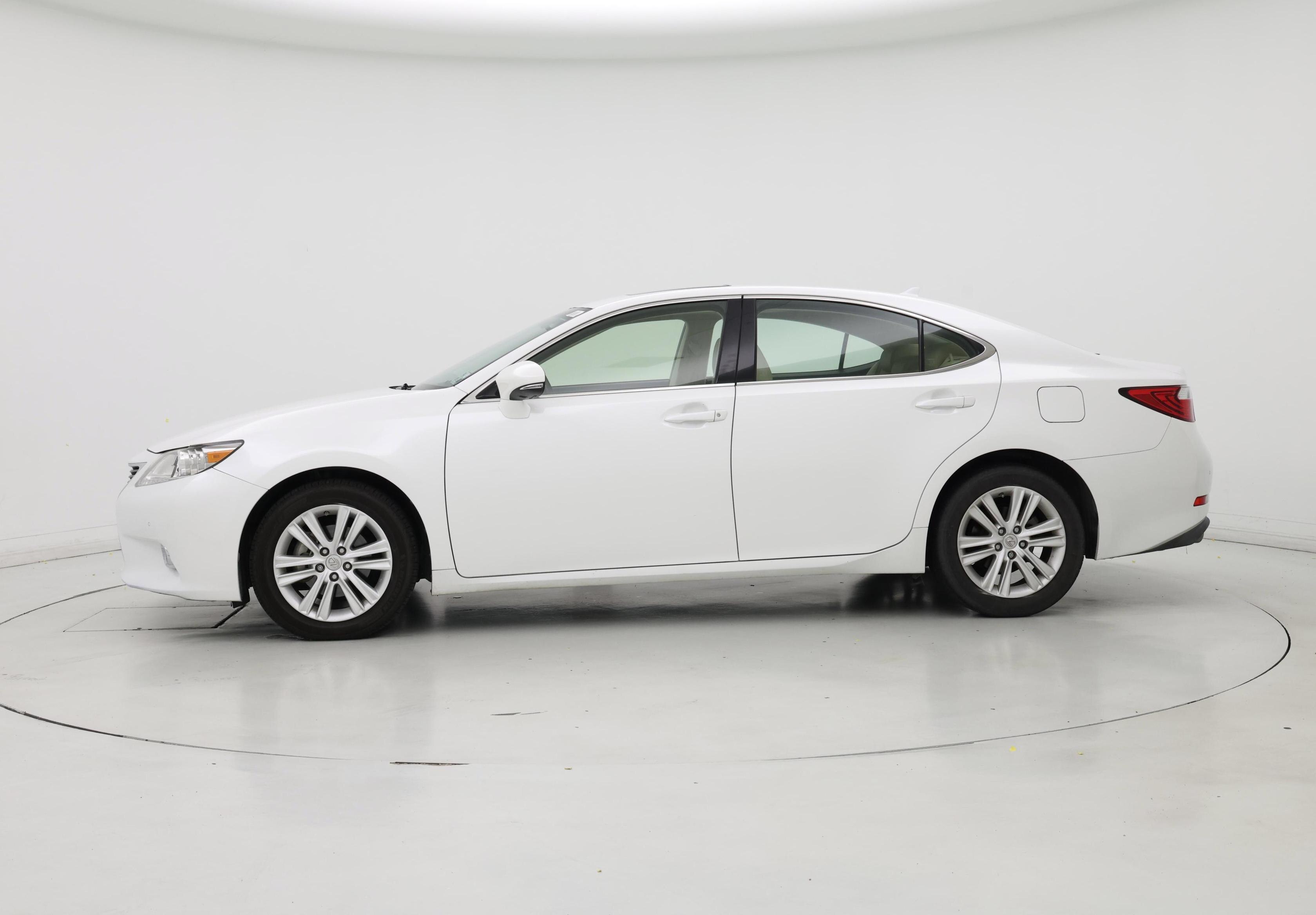 Thumbnail: 2014 Lexus ES - 3