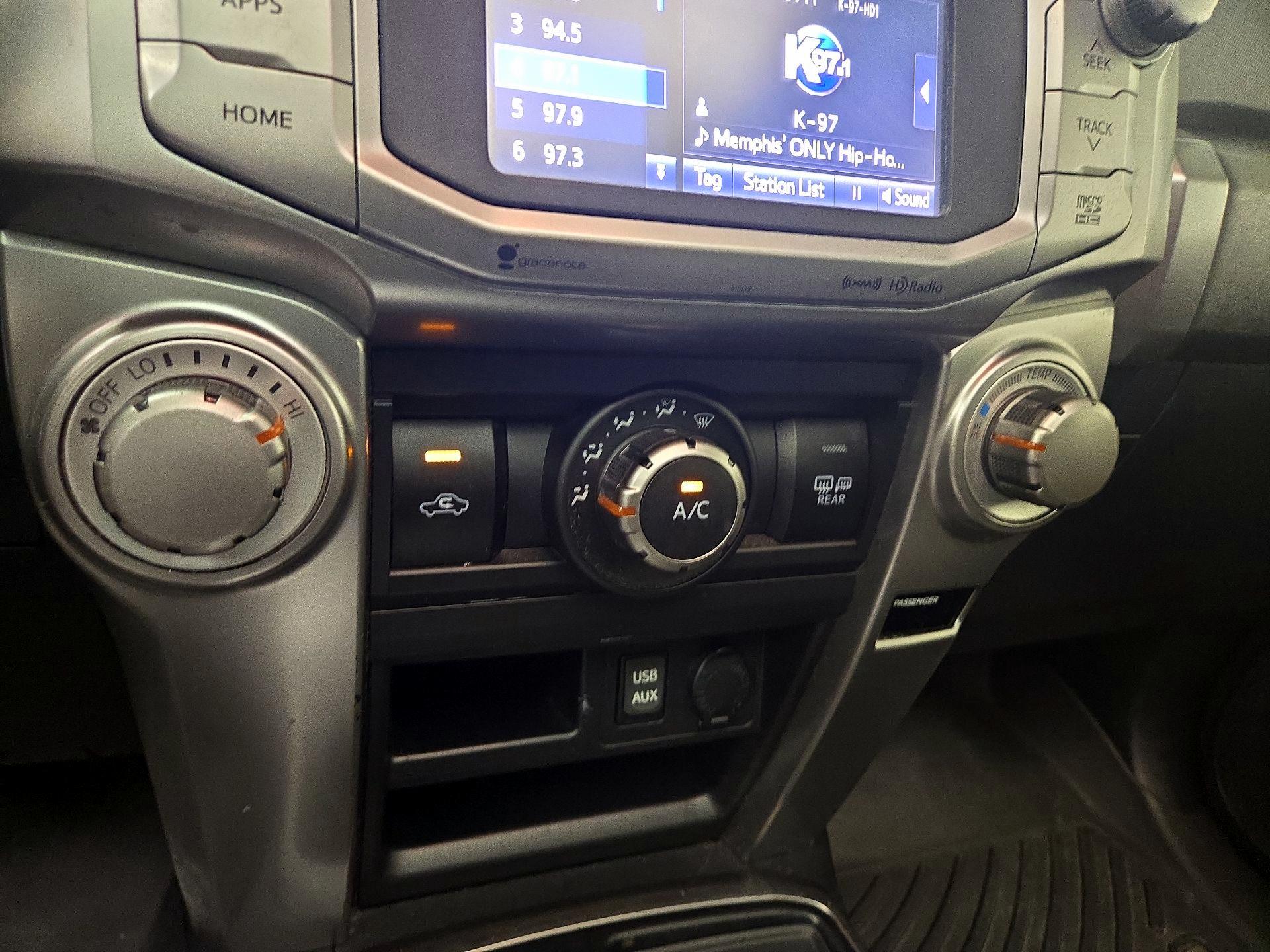 Thumbnail: 2016 Toyota 4Runner - 16