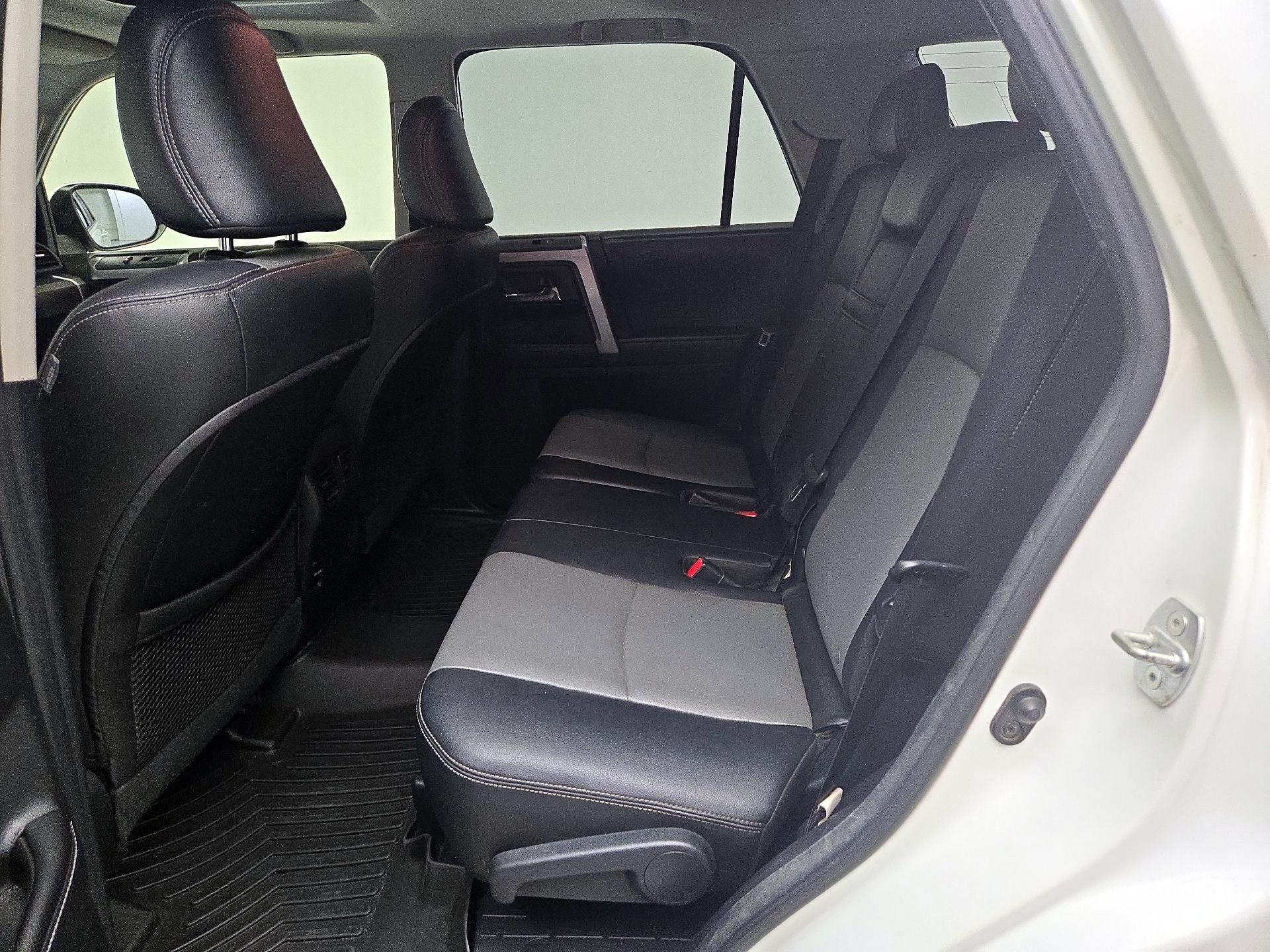 Thumbnail: 2016 Toyota 4Runner - 20