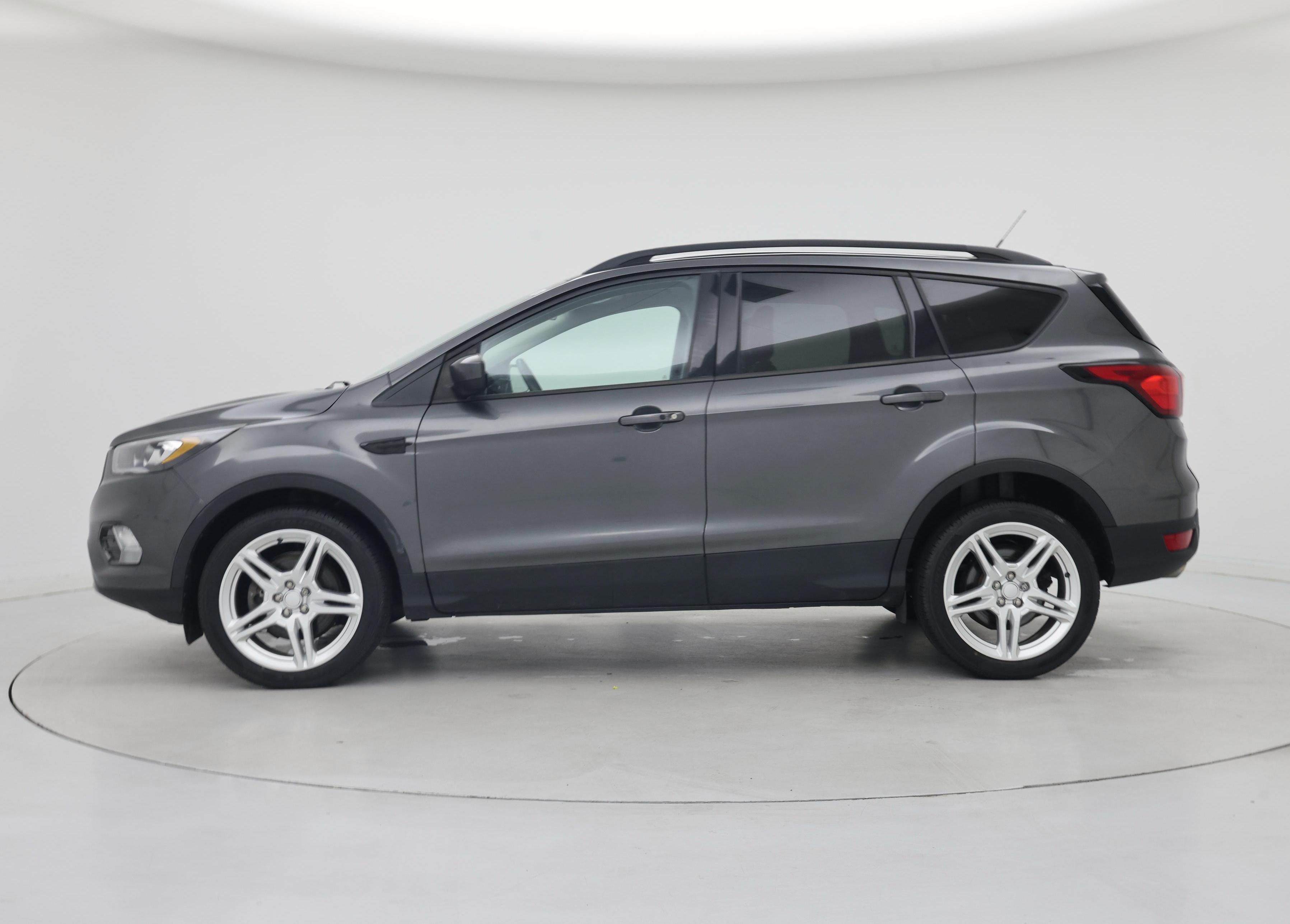 Thumbnail: 2019 Ford Escape - 3