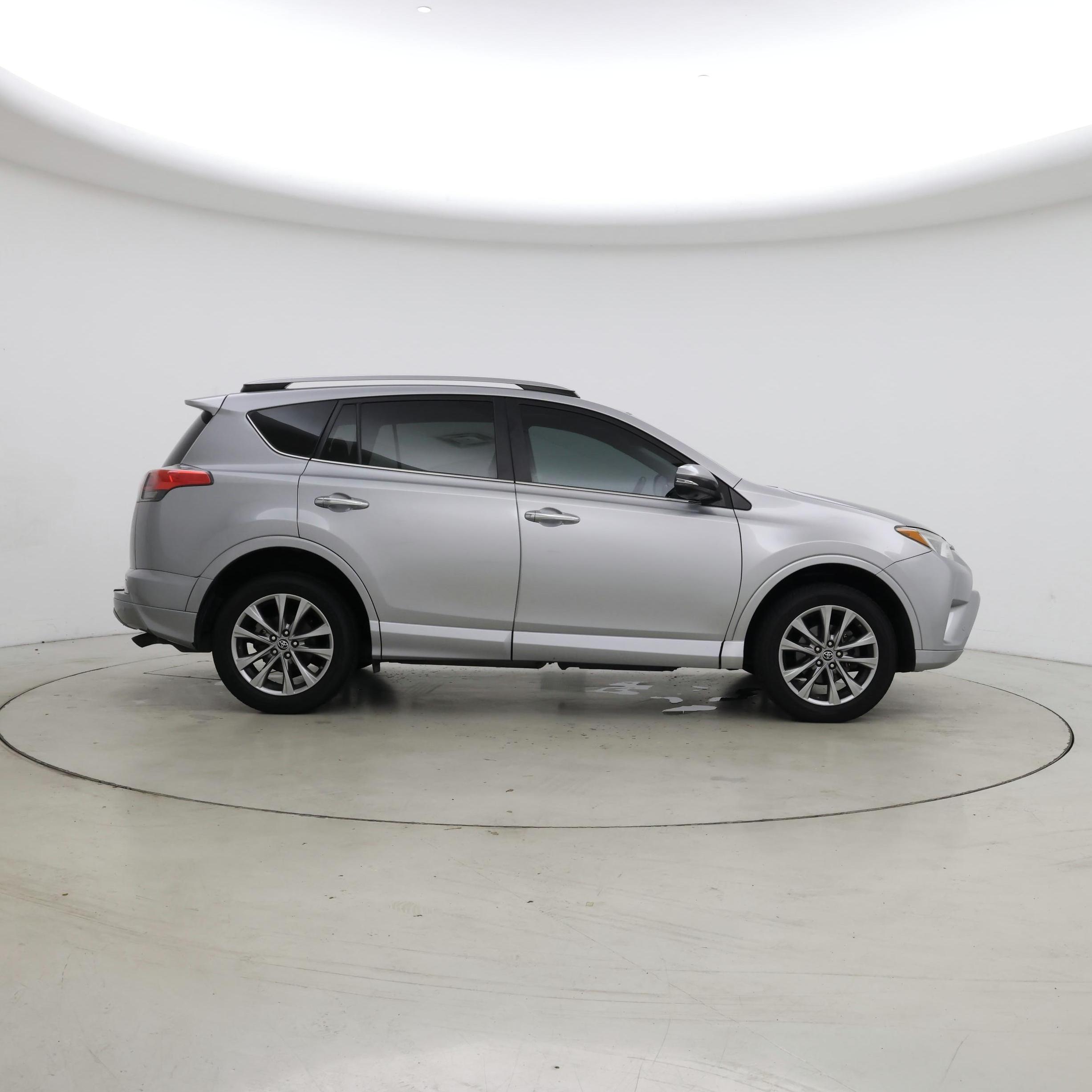 Thumbnail: 2017 Toyota RAV4 - 7