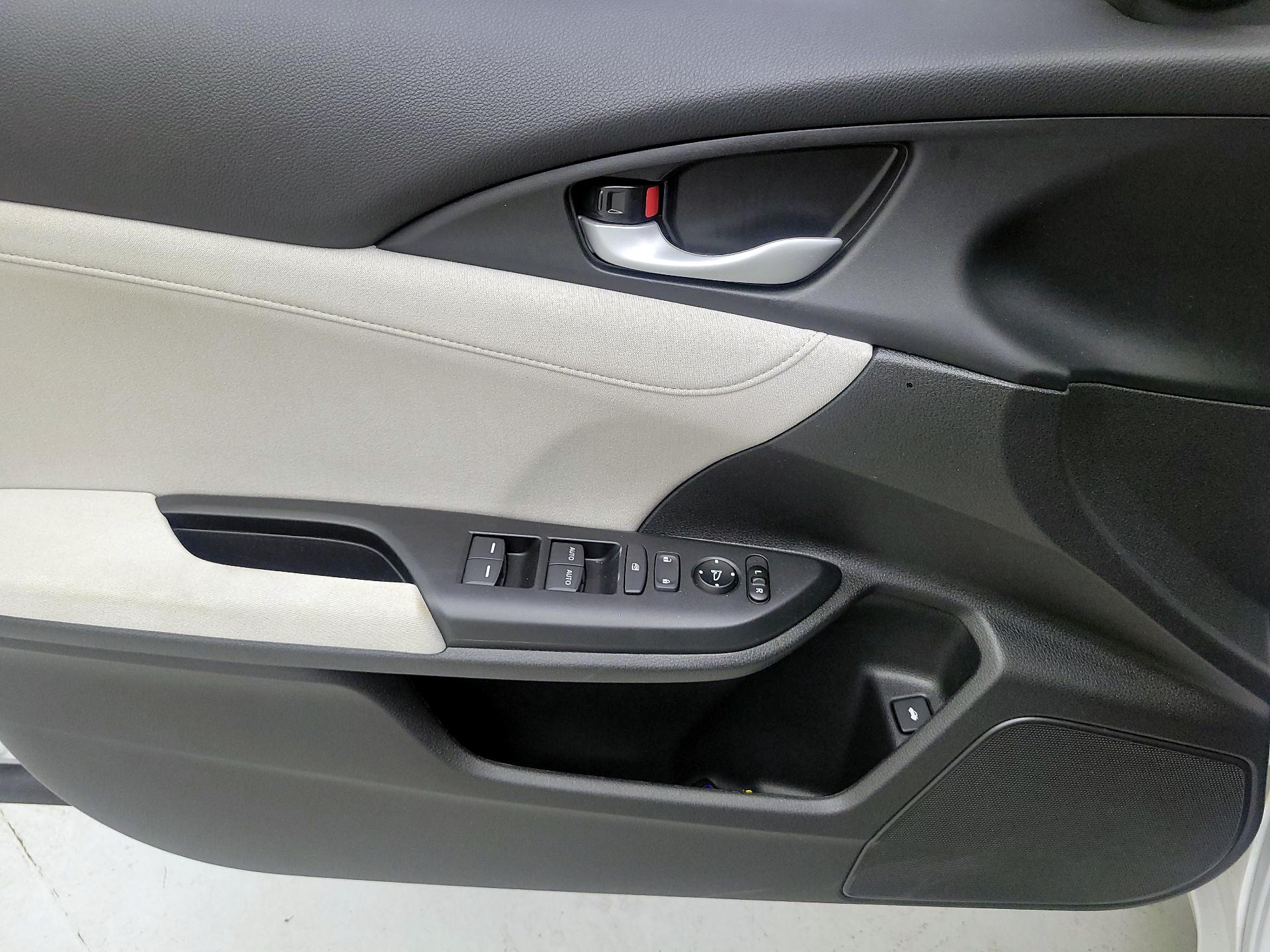 Thumbnail: 2021 Honda Insight - 12