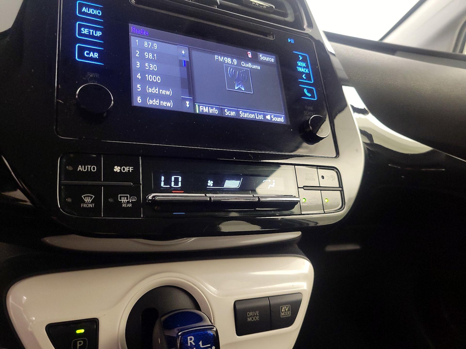 2016 Toyota Prius Two - Photo 17