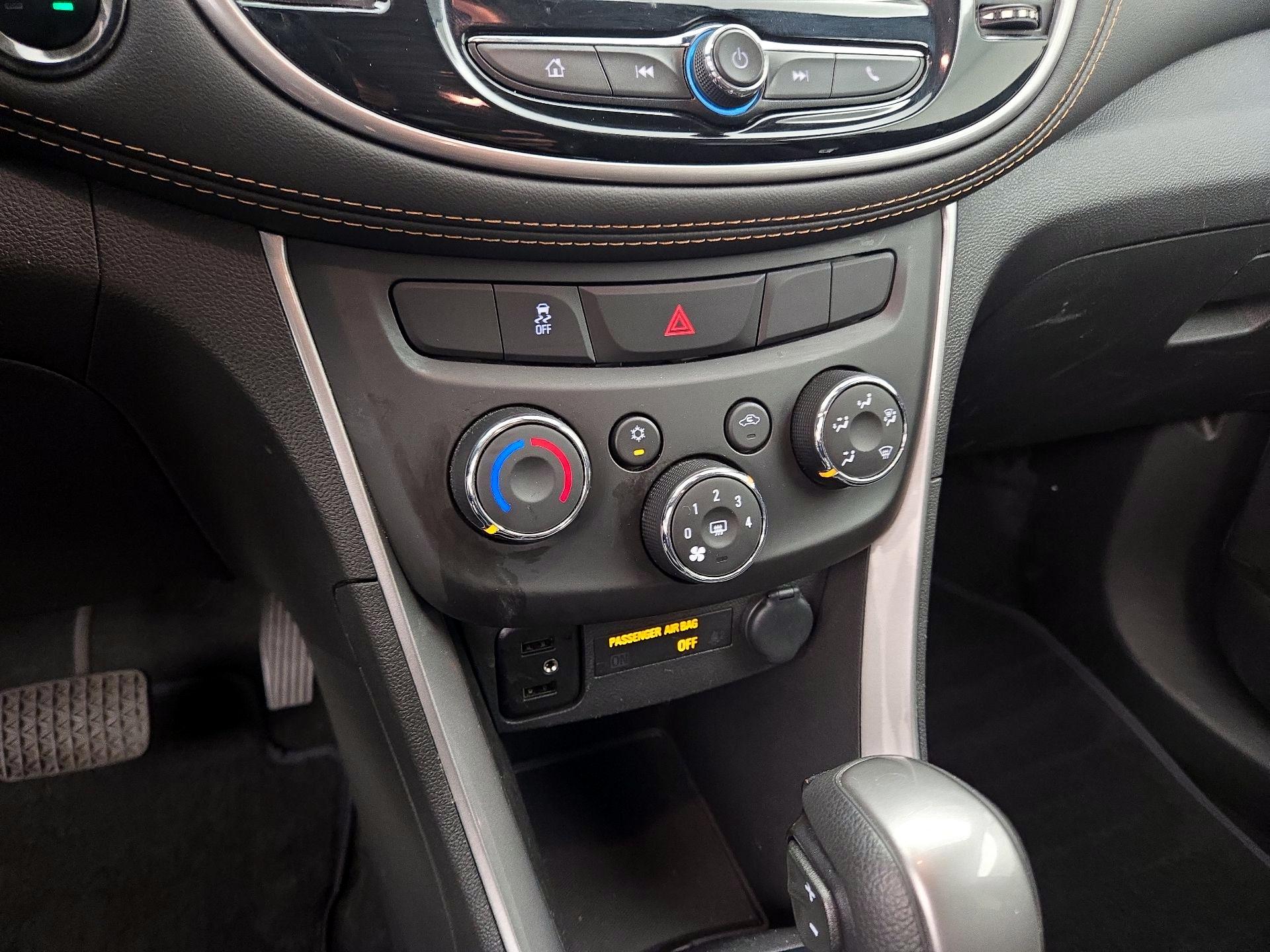 Thumbnail: 2022 Chevrolet Trax - 16