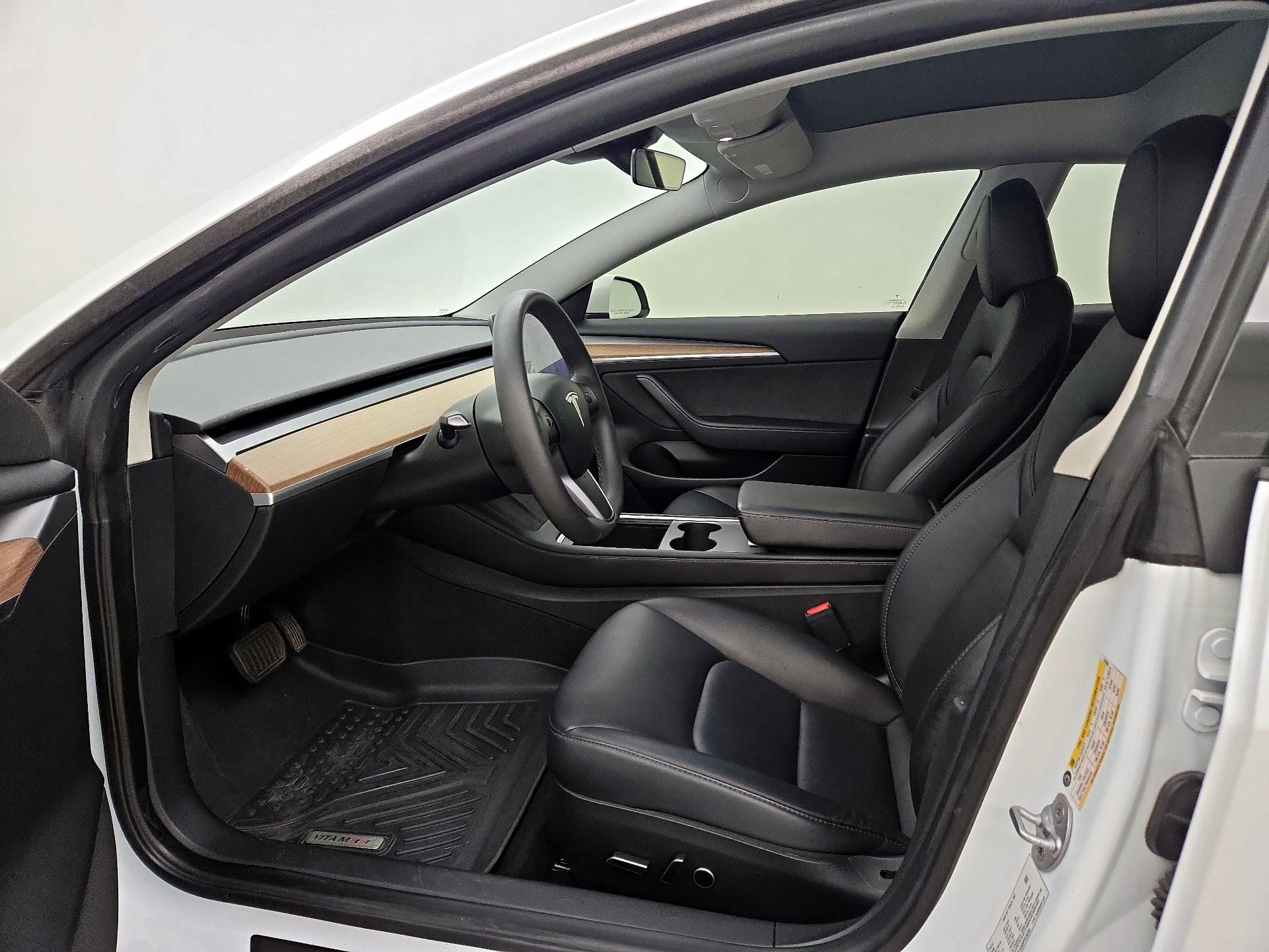 Thumbnail: 2023 Tesla Model 3 - 11