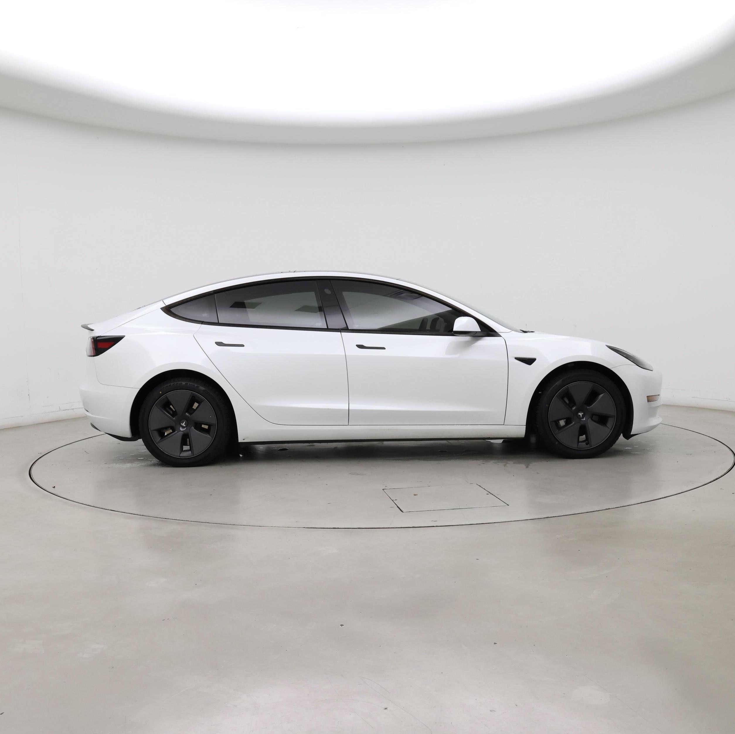 Thumbnail: 2023 Tesla Model 3 - 7