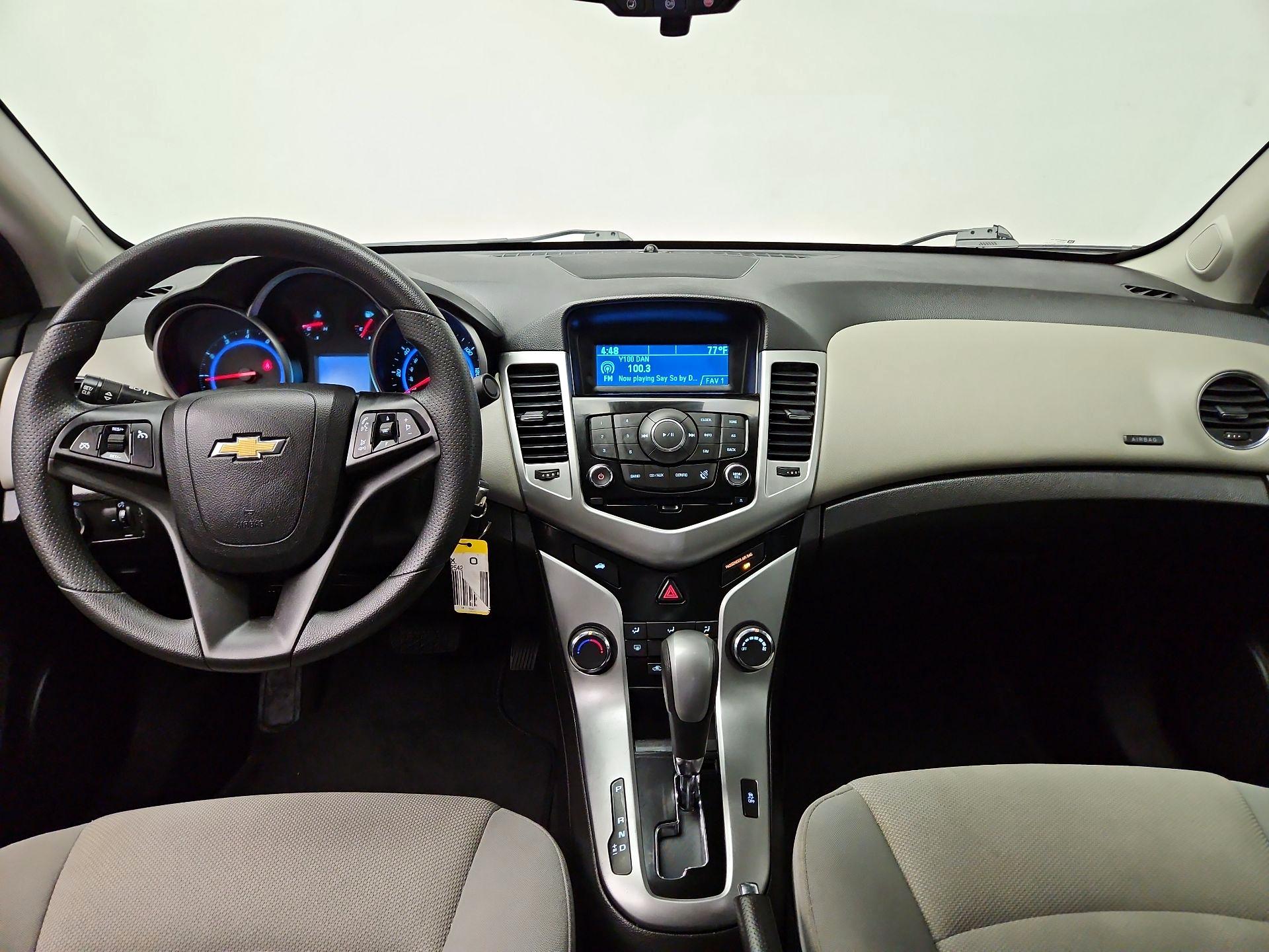 Thumbnail: 2016 Chevrolet Cruze - 9