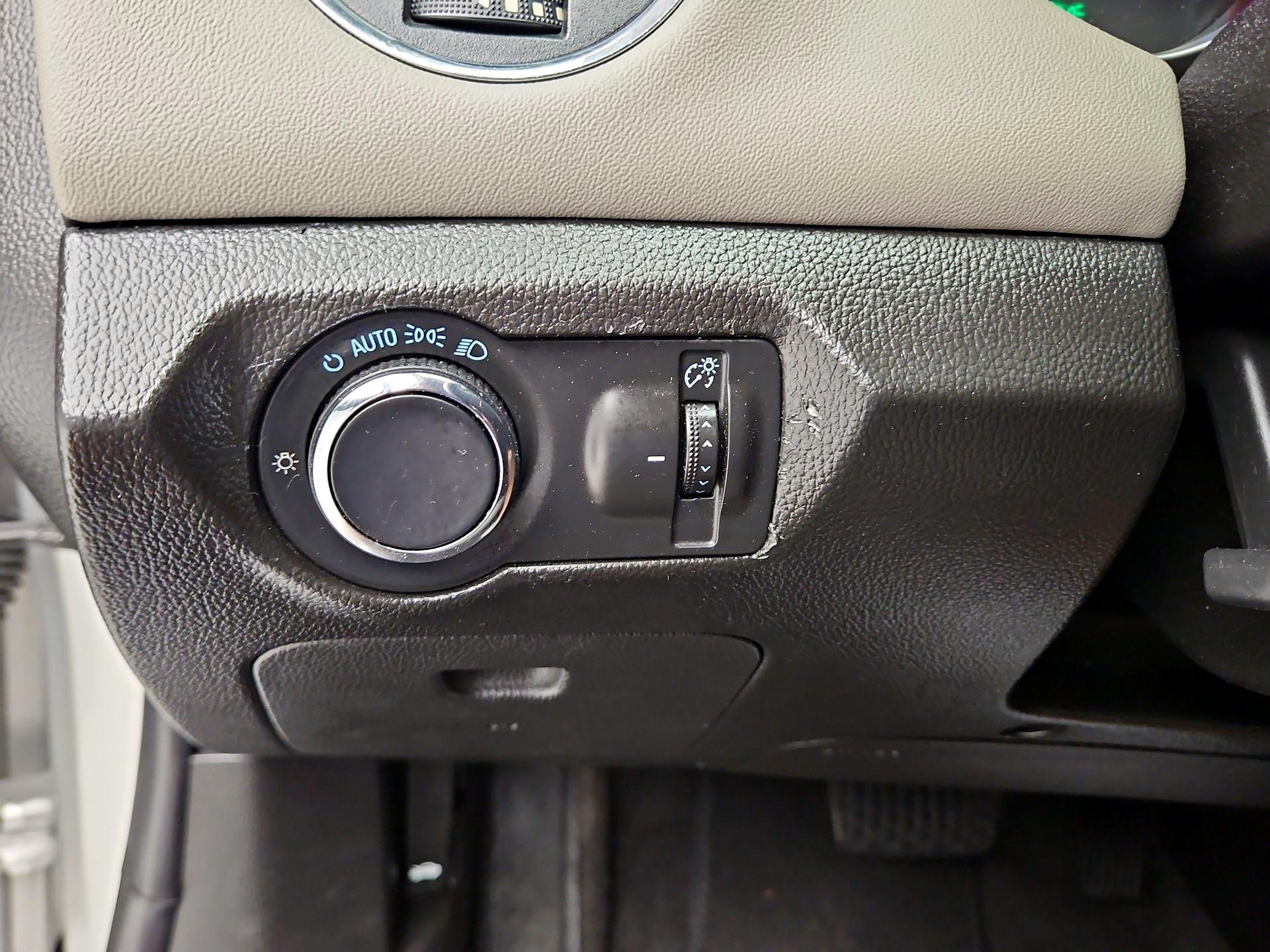 Thumbnail: 2016 Chevrolet Cruze - 13
