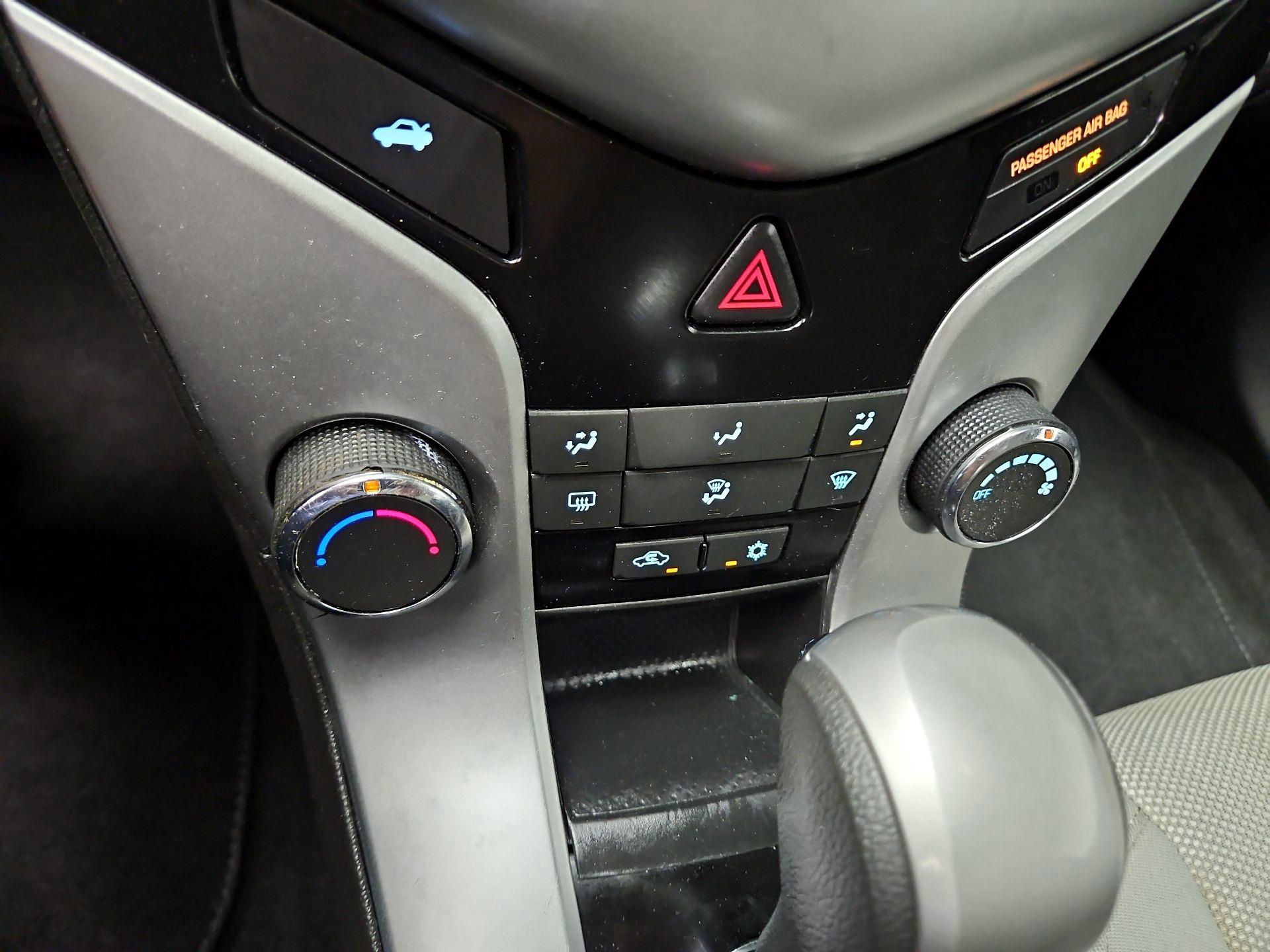 Thumbnail: 2016 Chevrolet Cruze - 15
