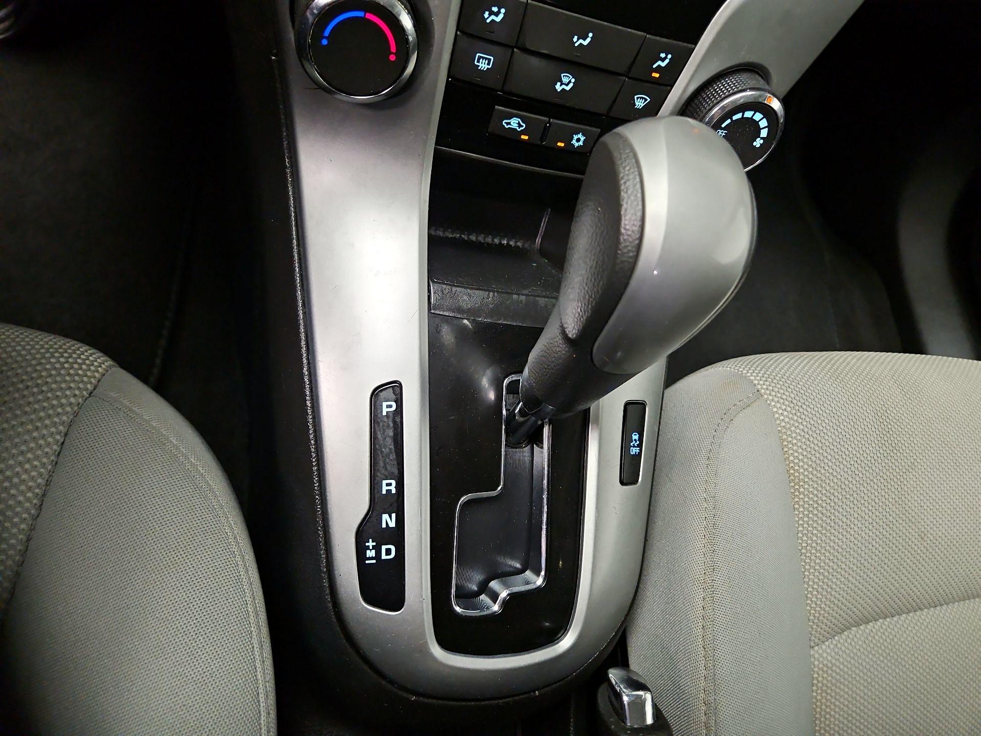Thumbnail: 2016 Chevrolet Cruze - 16