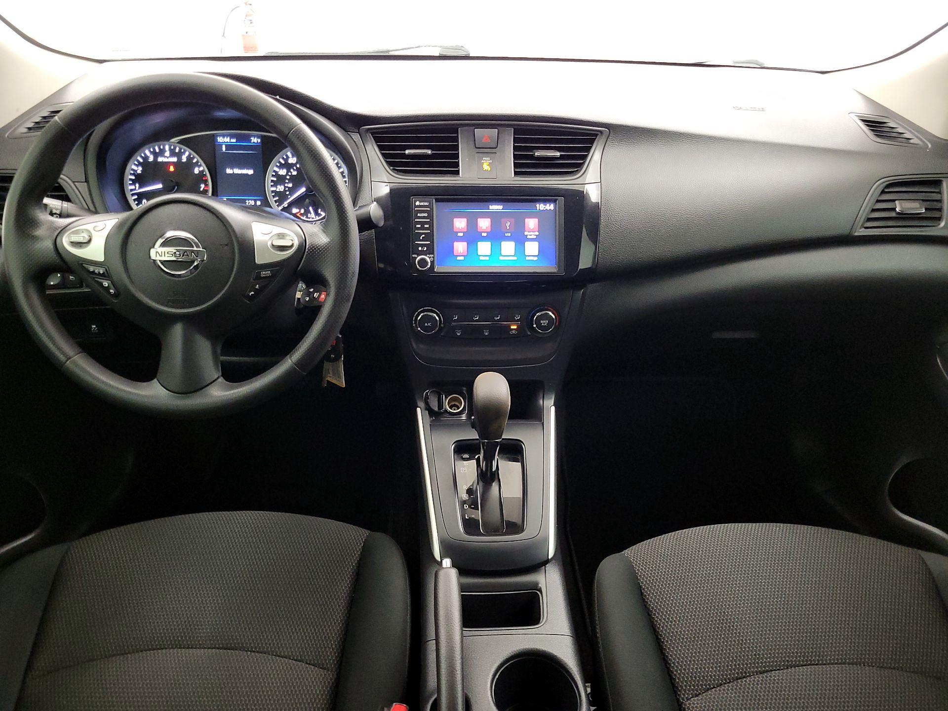 Thumbnail: 2019 Nissan Sentra - 9