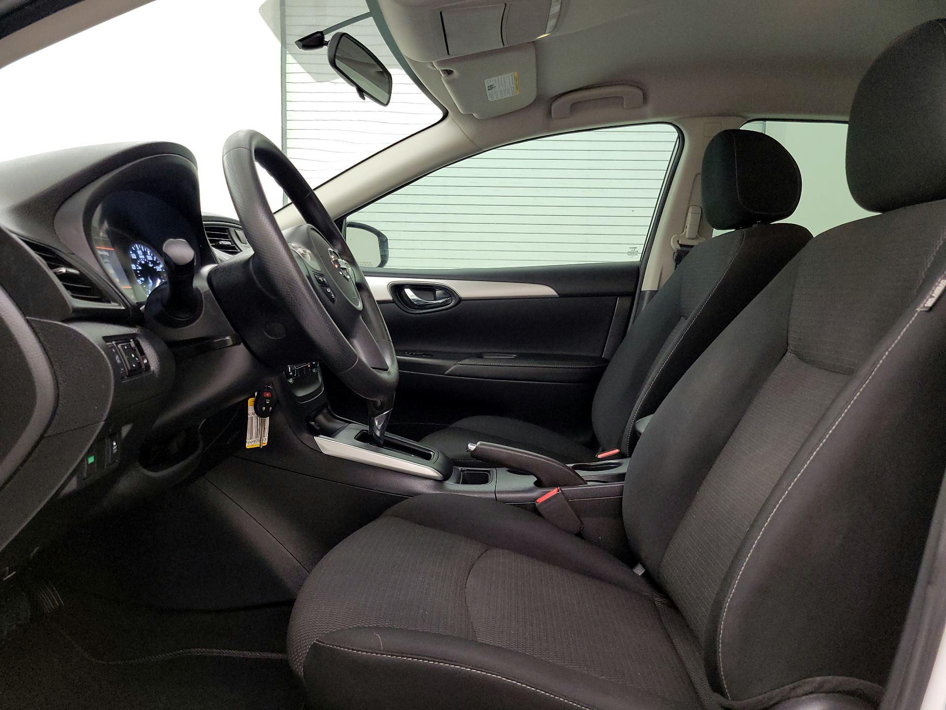 Thumbnail: 2019 Nissan Sentra - 11