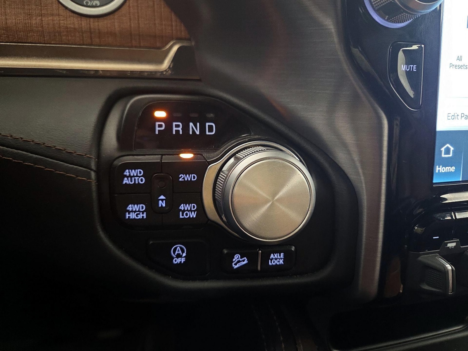 2022 RAM Ram 1500 Pickup Longhorn - Photo 19