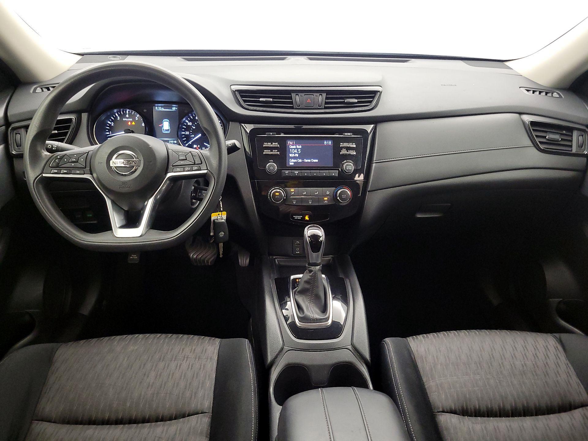 Thumbnail: 2017 Nissan Rogue - 9