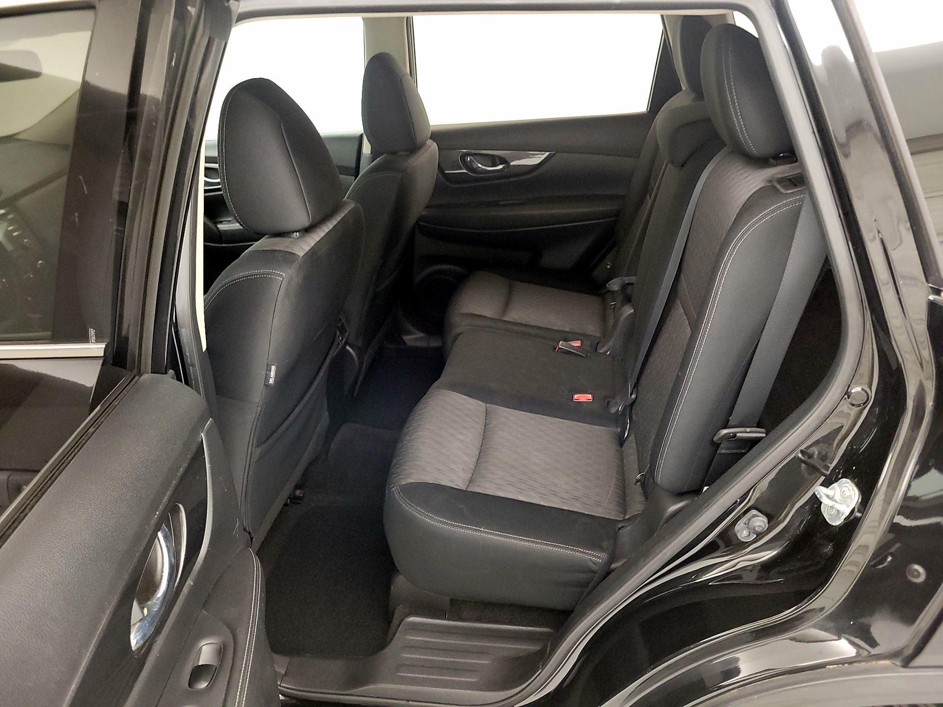 Thumbnail: 2017 Nissan Rogue - 19
