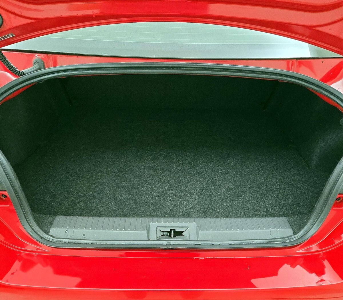 Trunk/Cargo (Seats Up)
