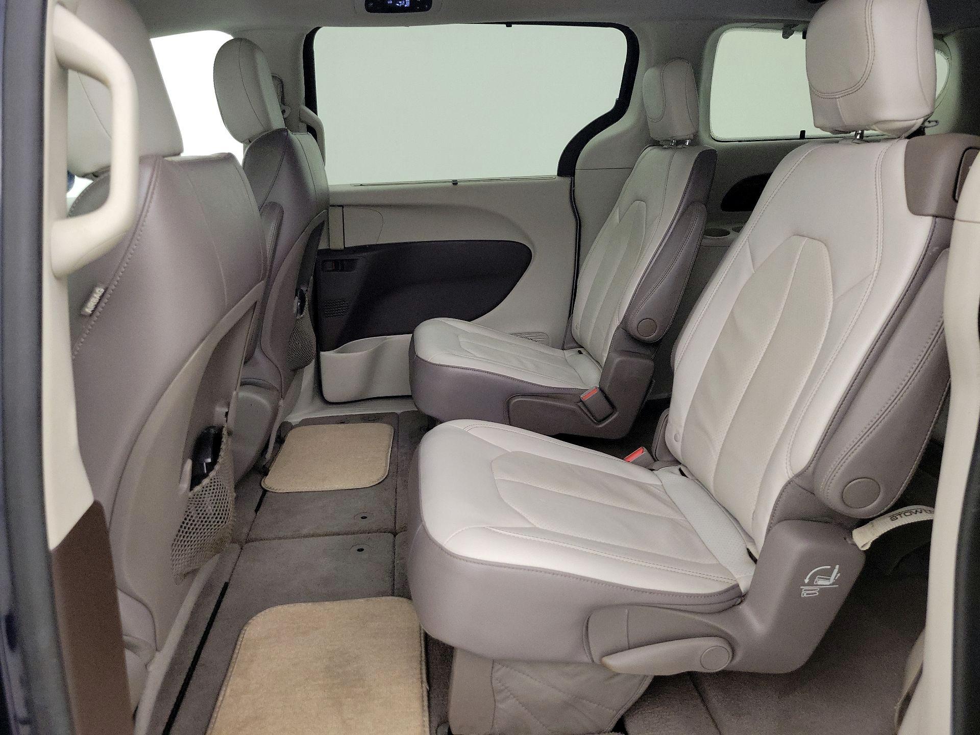 Thumbnail: 2018 Chrysler Pacifica - 19