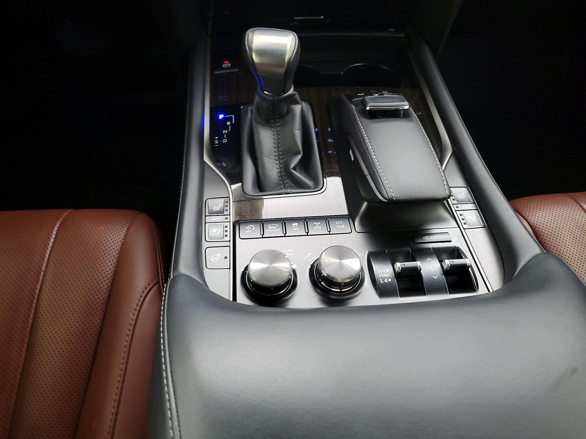 Thumbnail: 2017 Lexus LX - 18