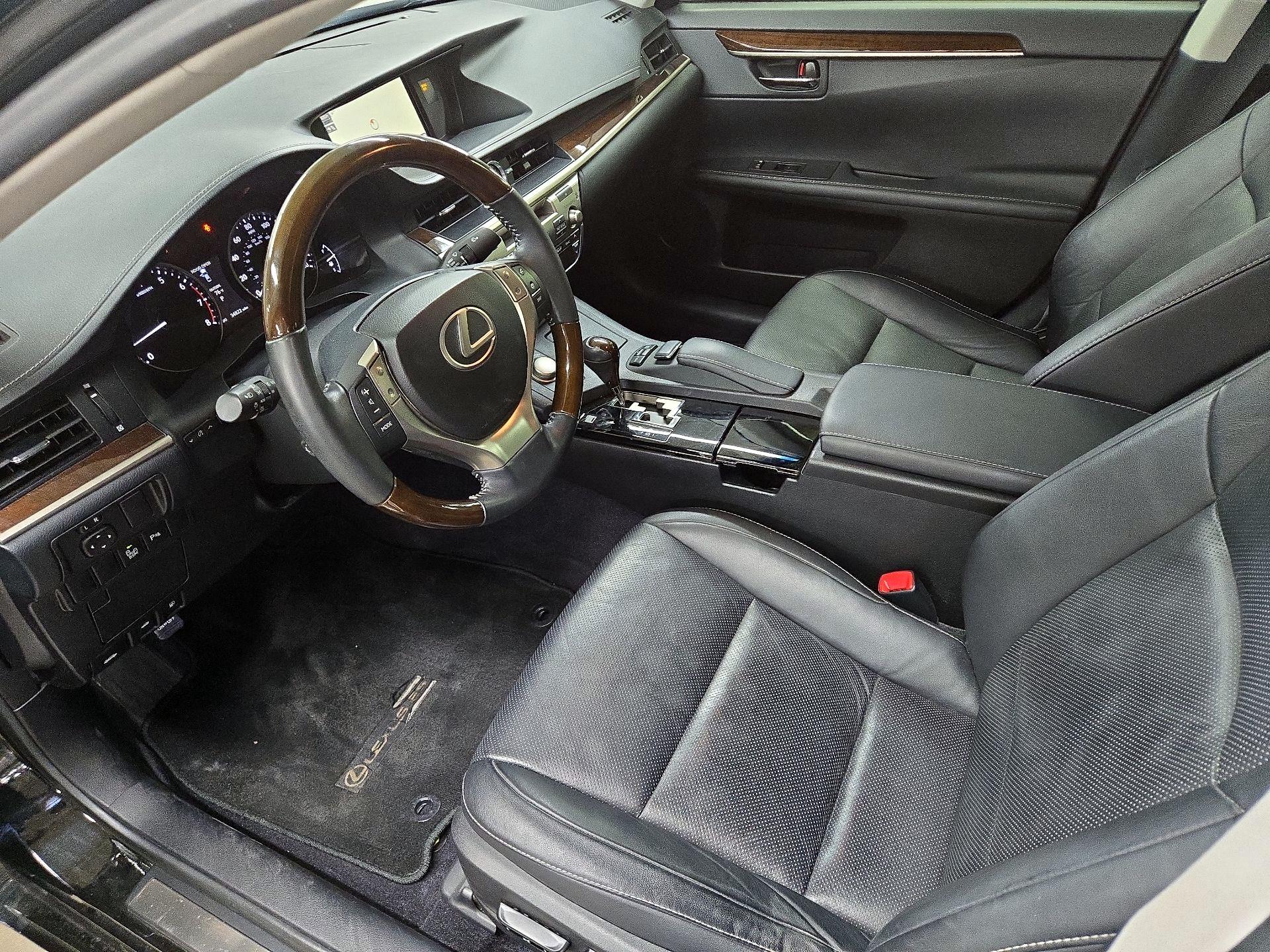 Thumbnail: 2014 Lexus ES - 11