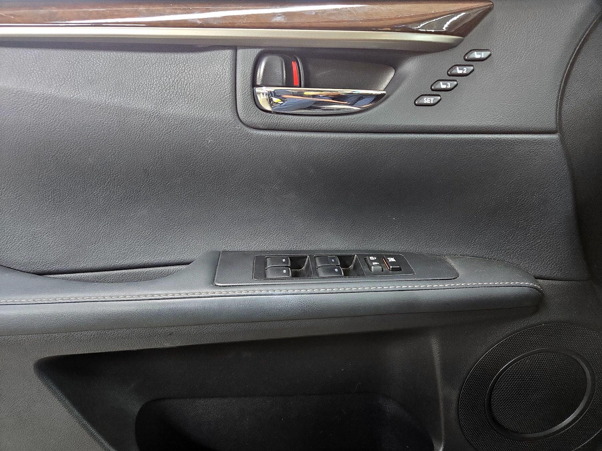 Thumbnail: 2014 Lexus ES - 12