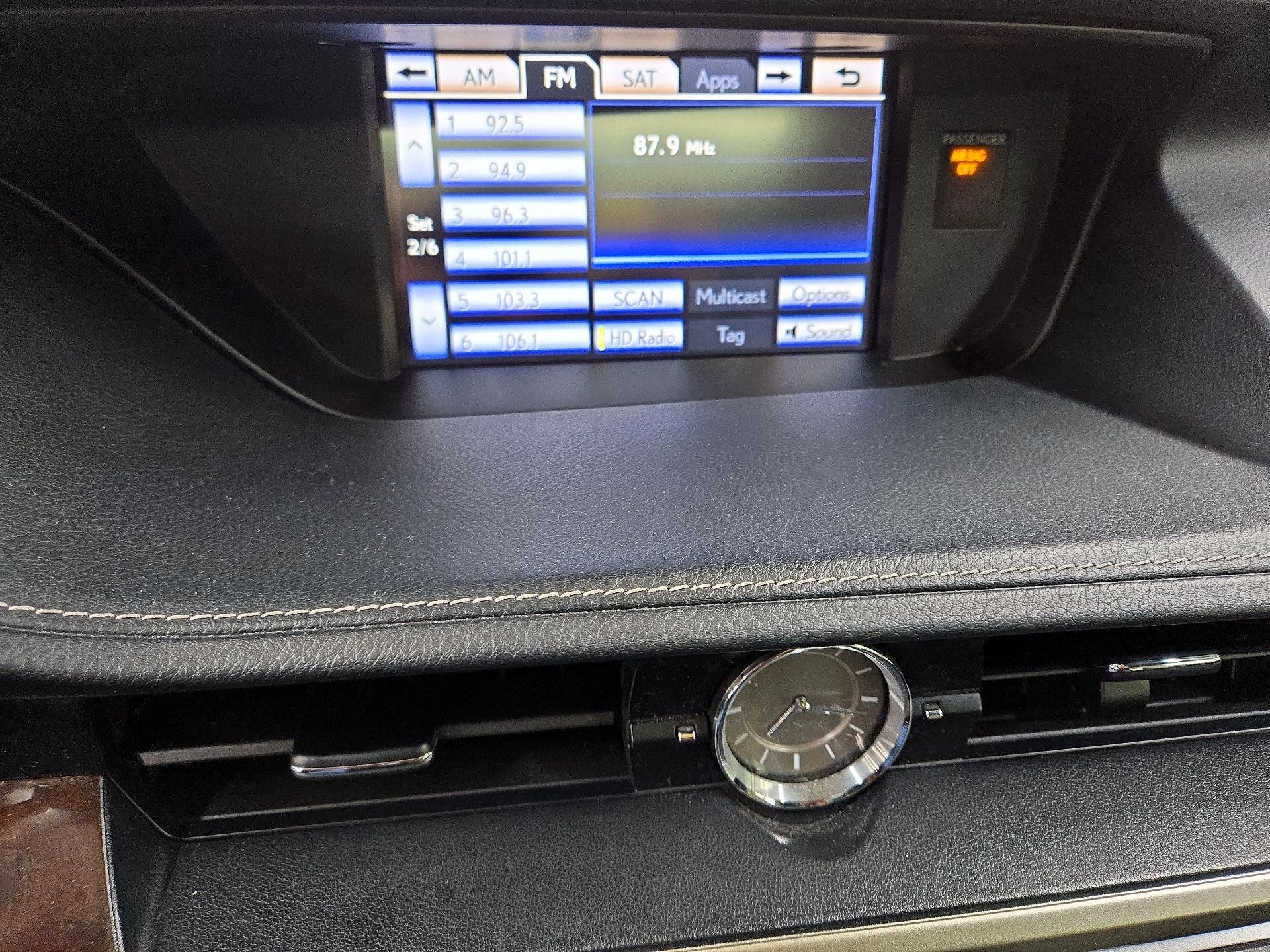 Thumbnail: 2014 Lexus ES - 16